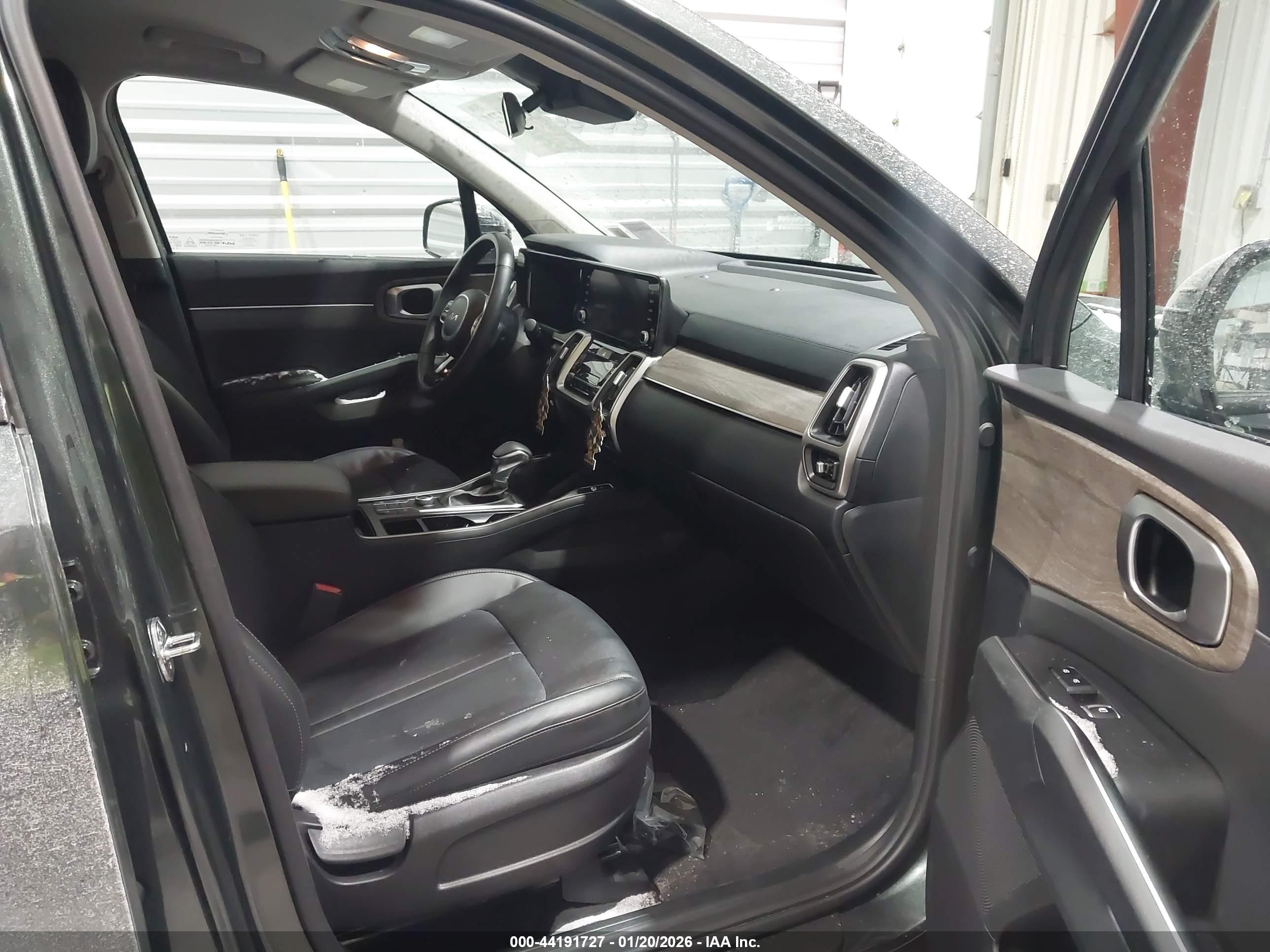 KIA SORENTO image 5