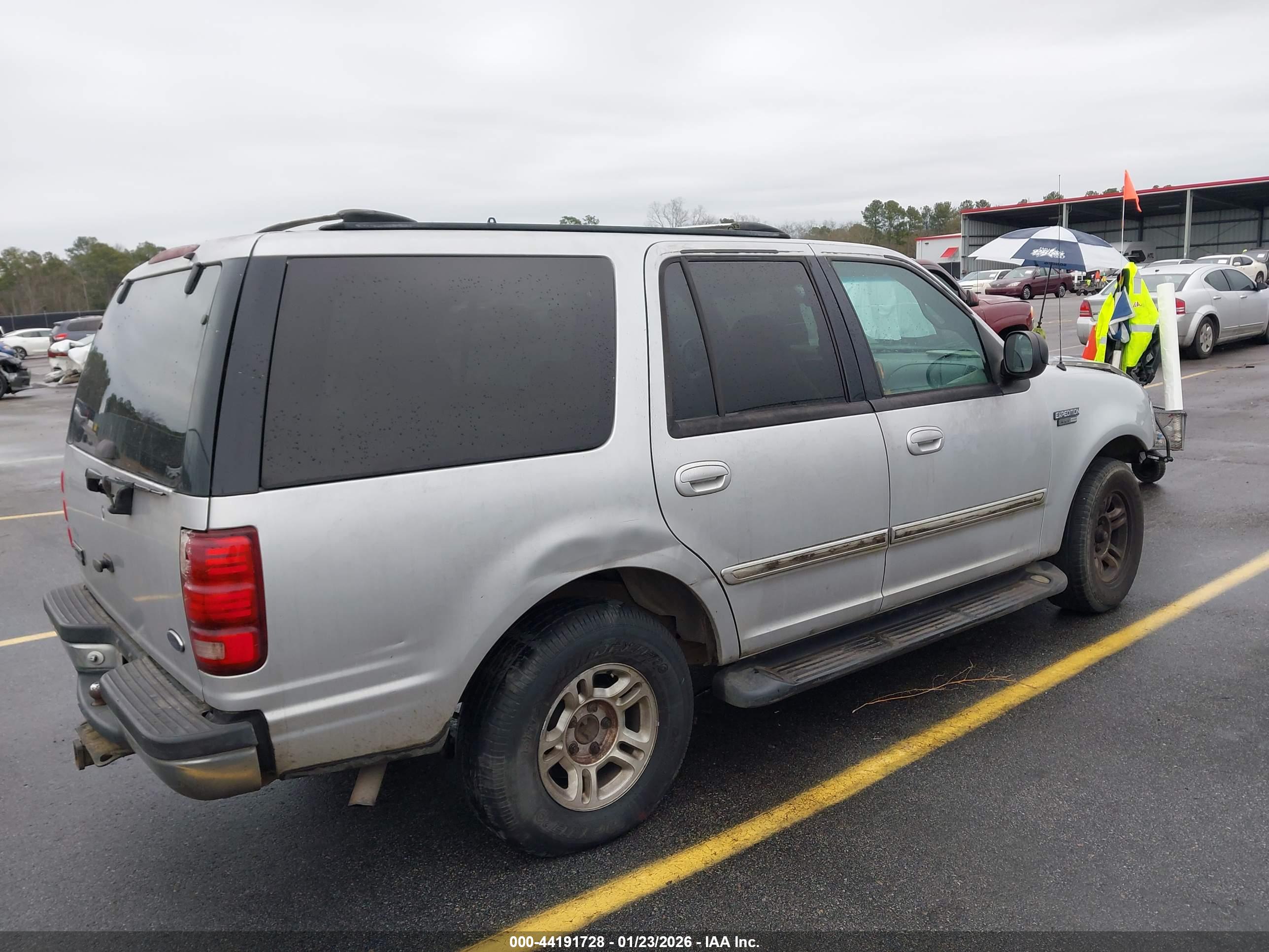 FORD EXPEDITION image 4