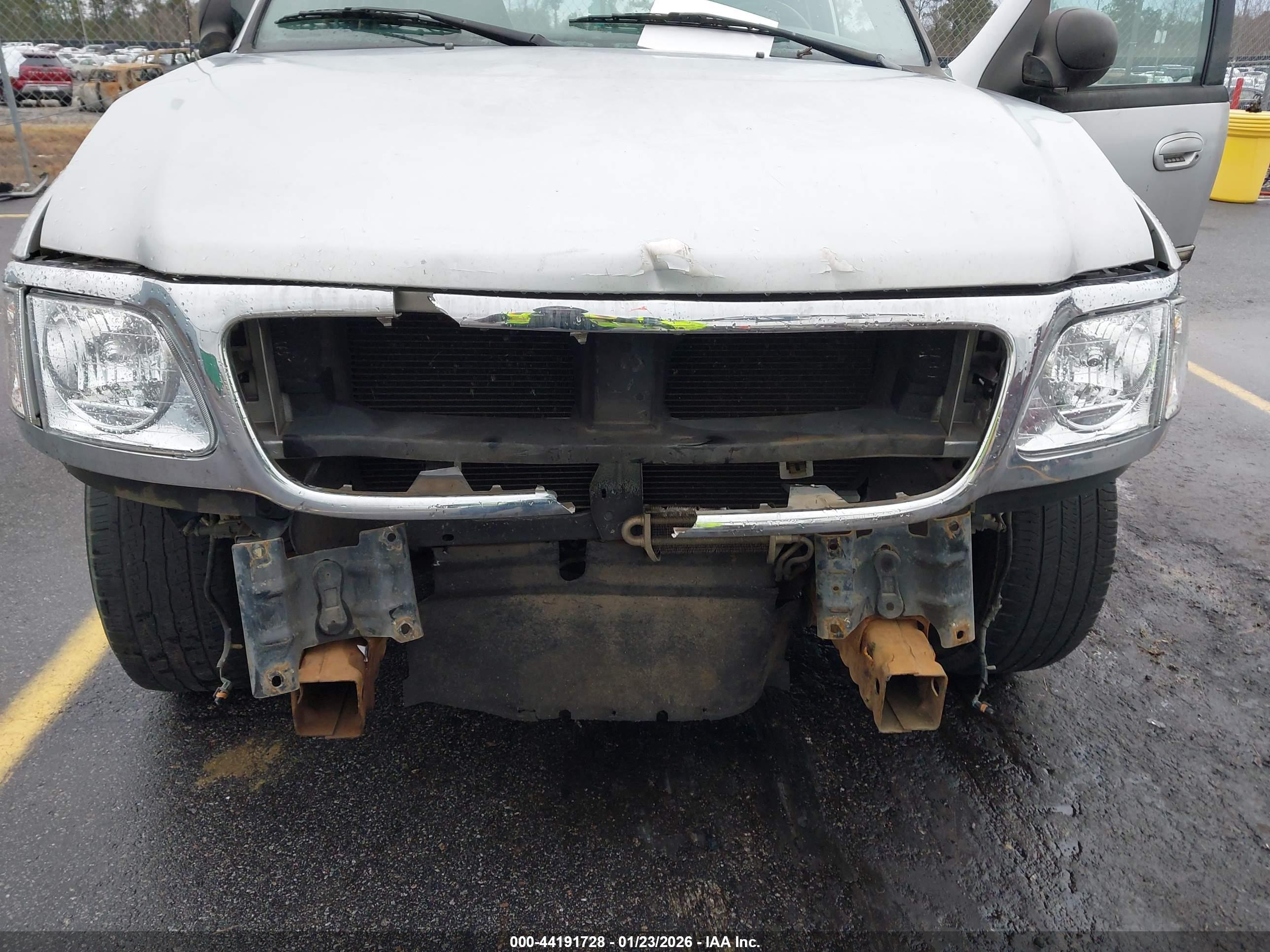 FORD EXPEDITION image 6