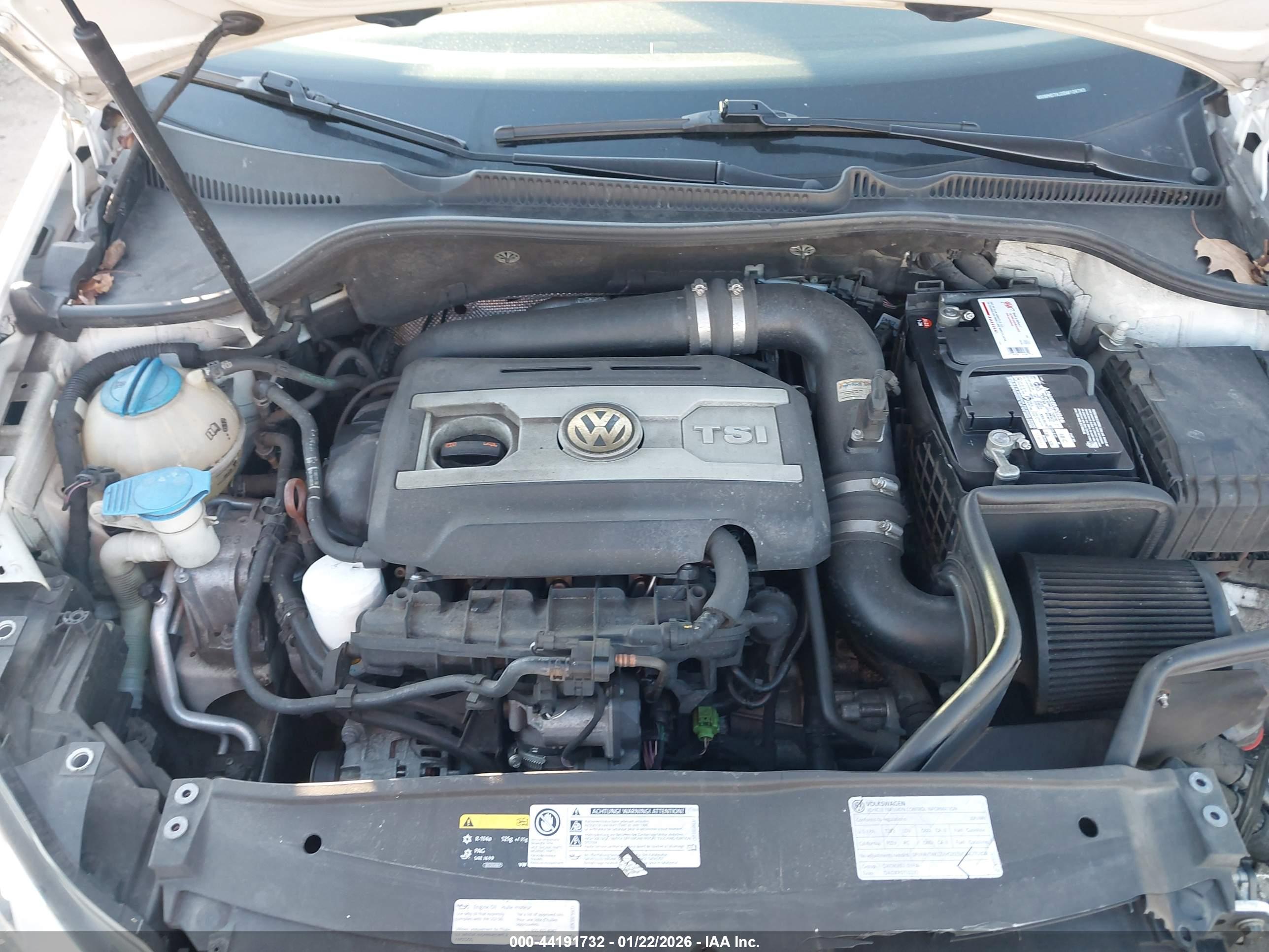 VOLKSWAGEN GTI image 10