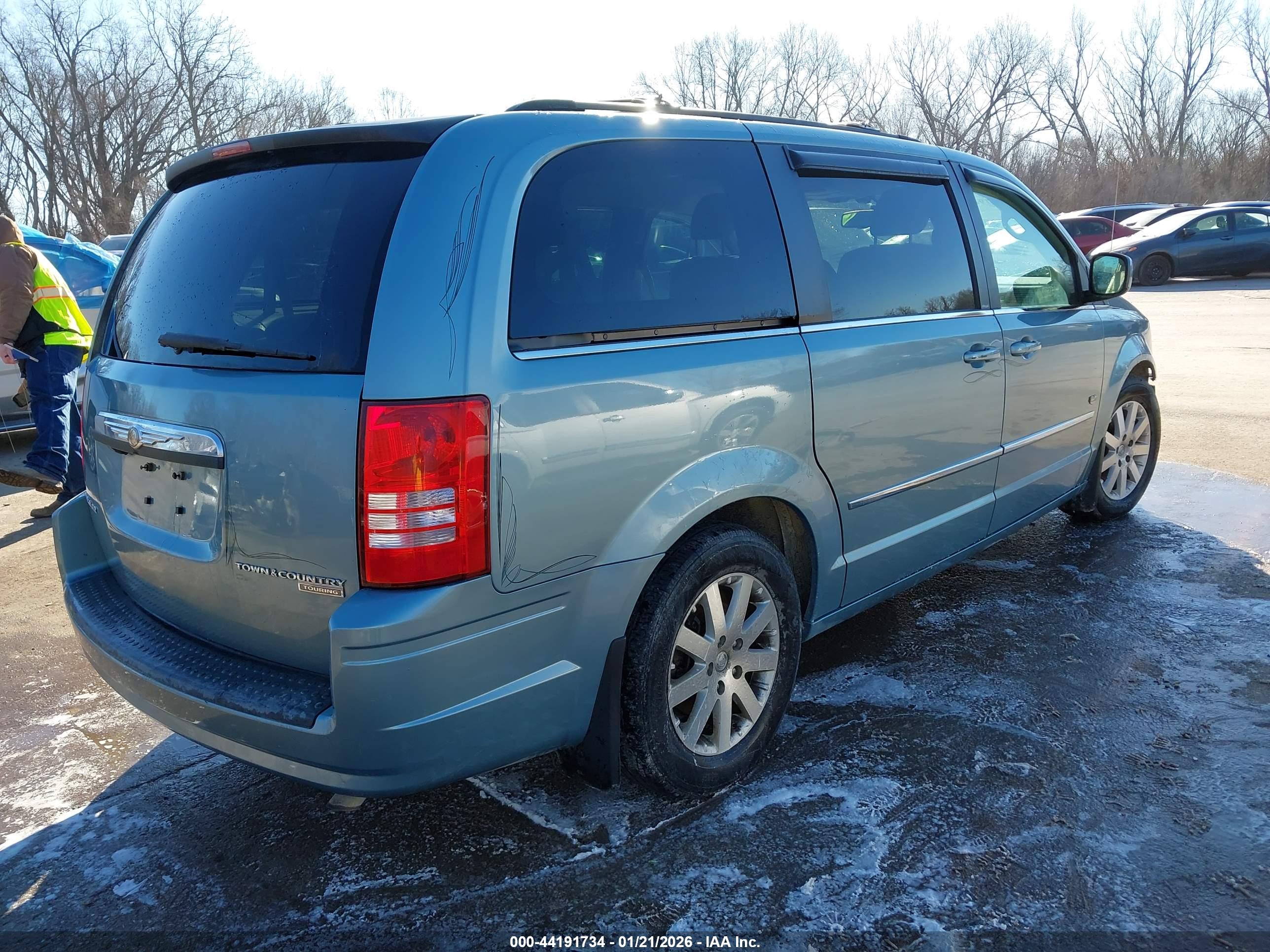 CHRYSLER TOWN image 4