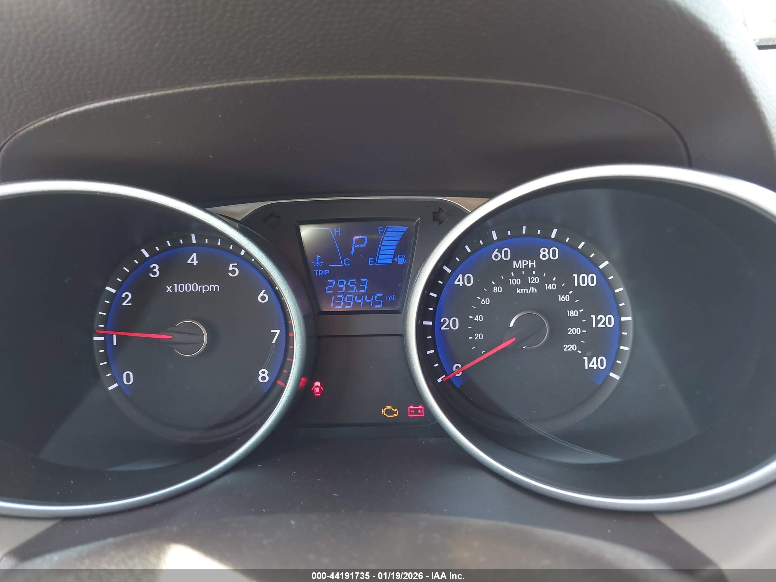 HYUNDAI TUCSON image 7