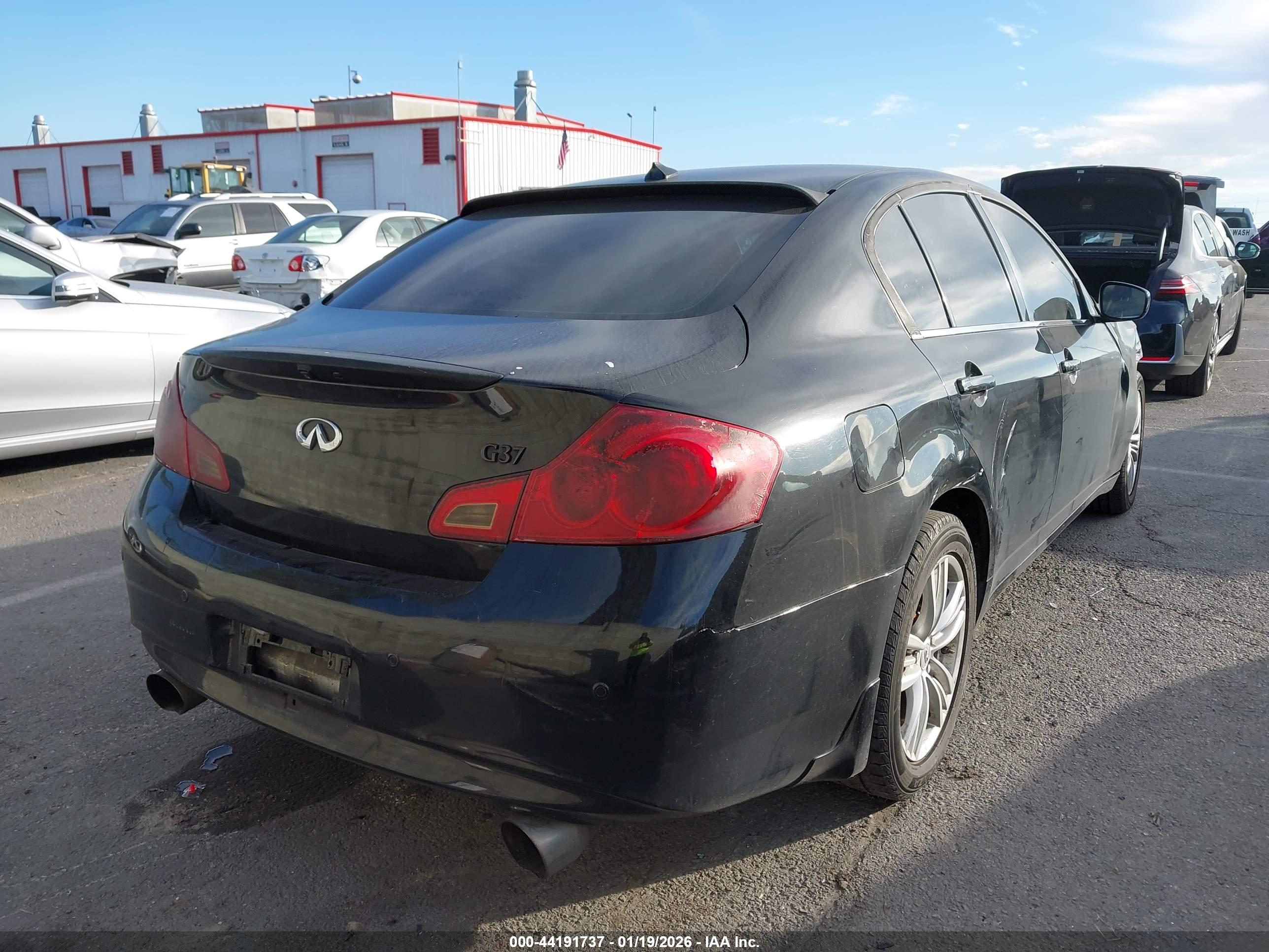 INFINITI G37 image 4
