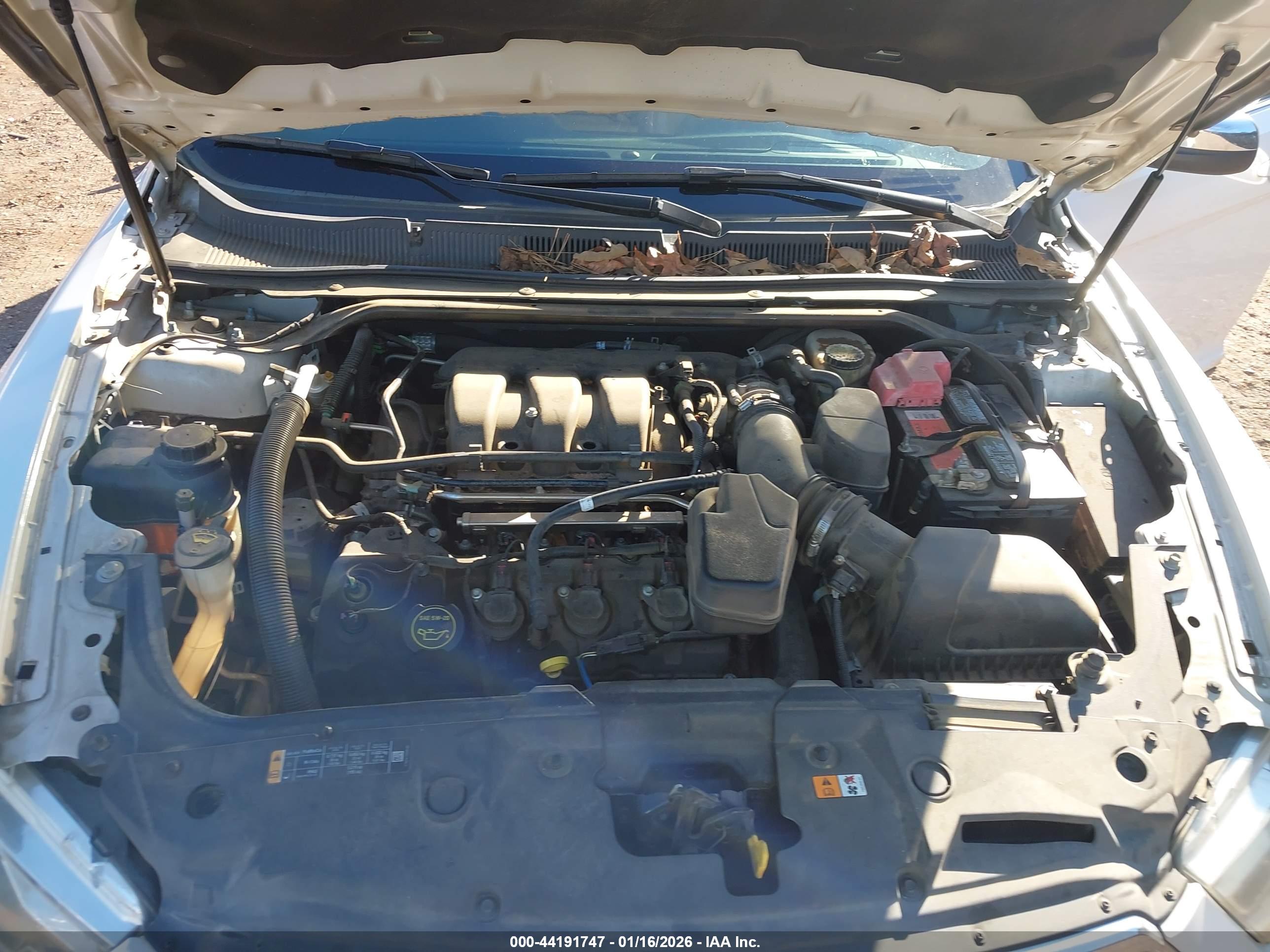 FORD TAURUS image 10