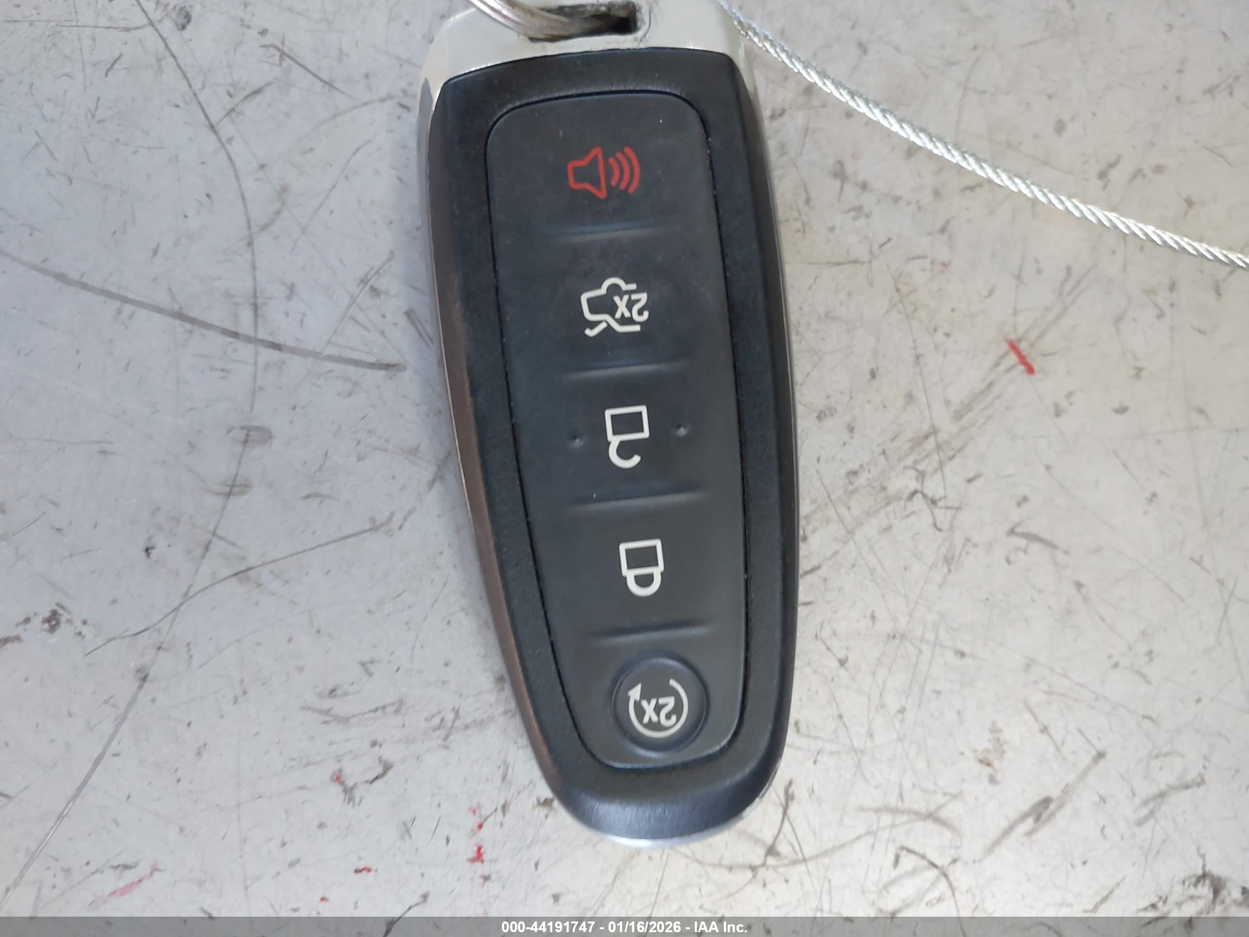 FORD TAURUS image 11