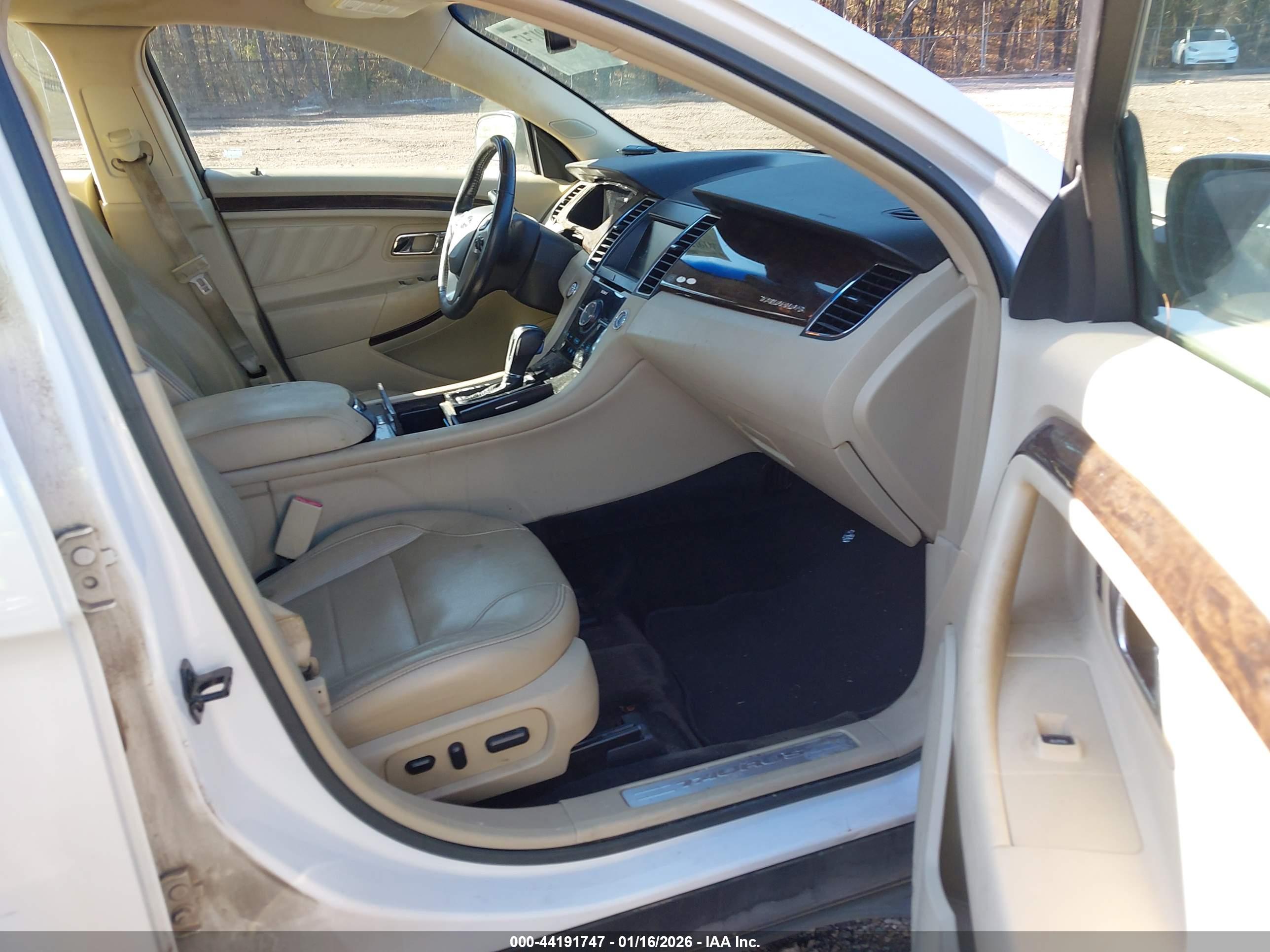 FORD TAURUS image 5