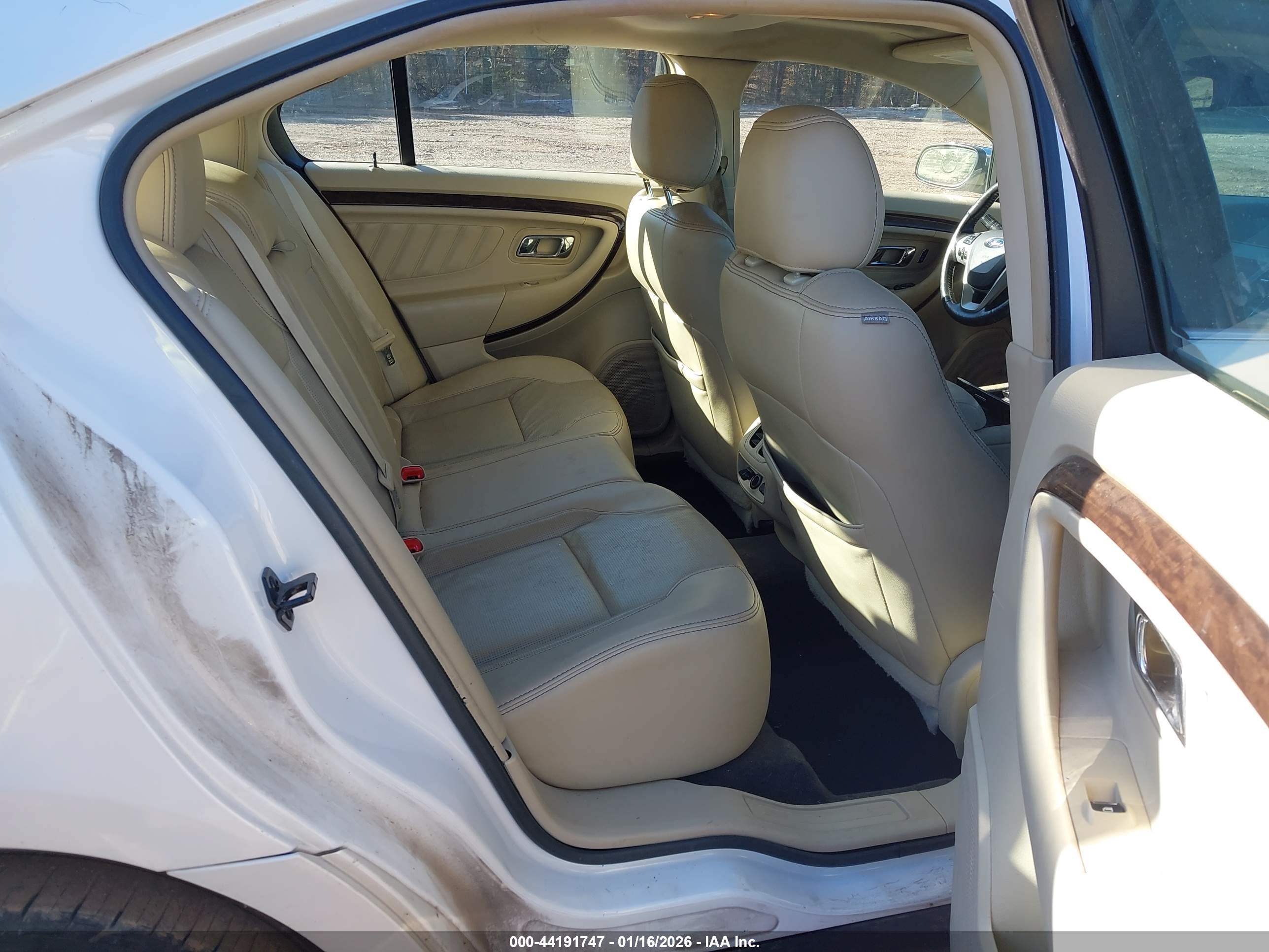 FORD TAURUS image 8