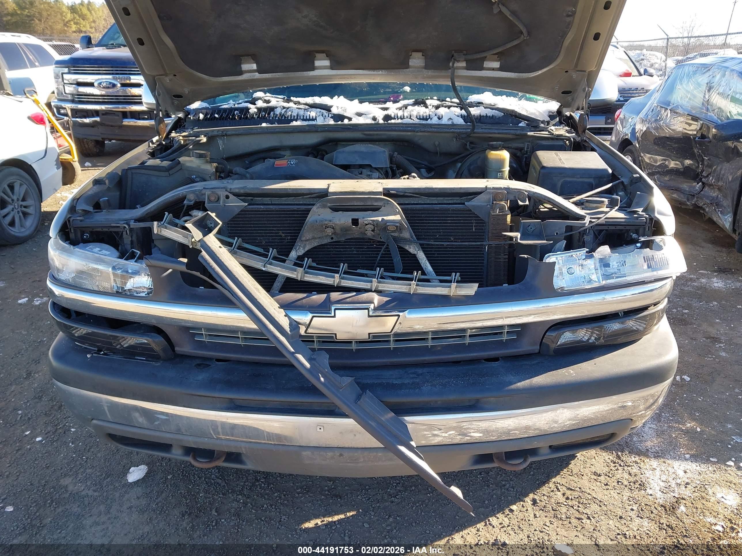 CHEVROLET SILVERADO image 6