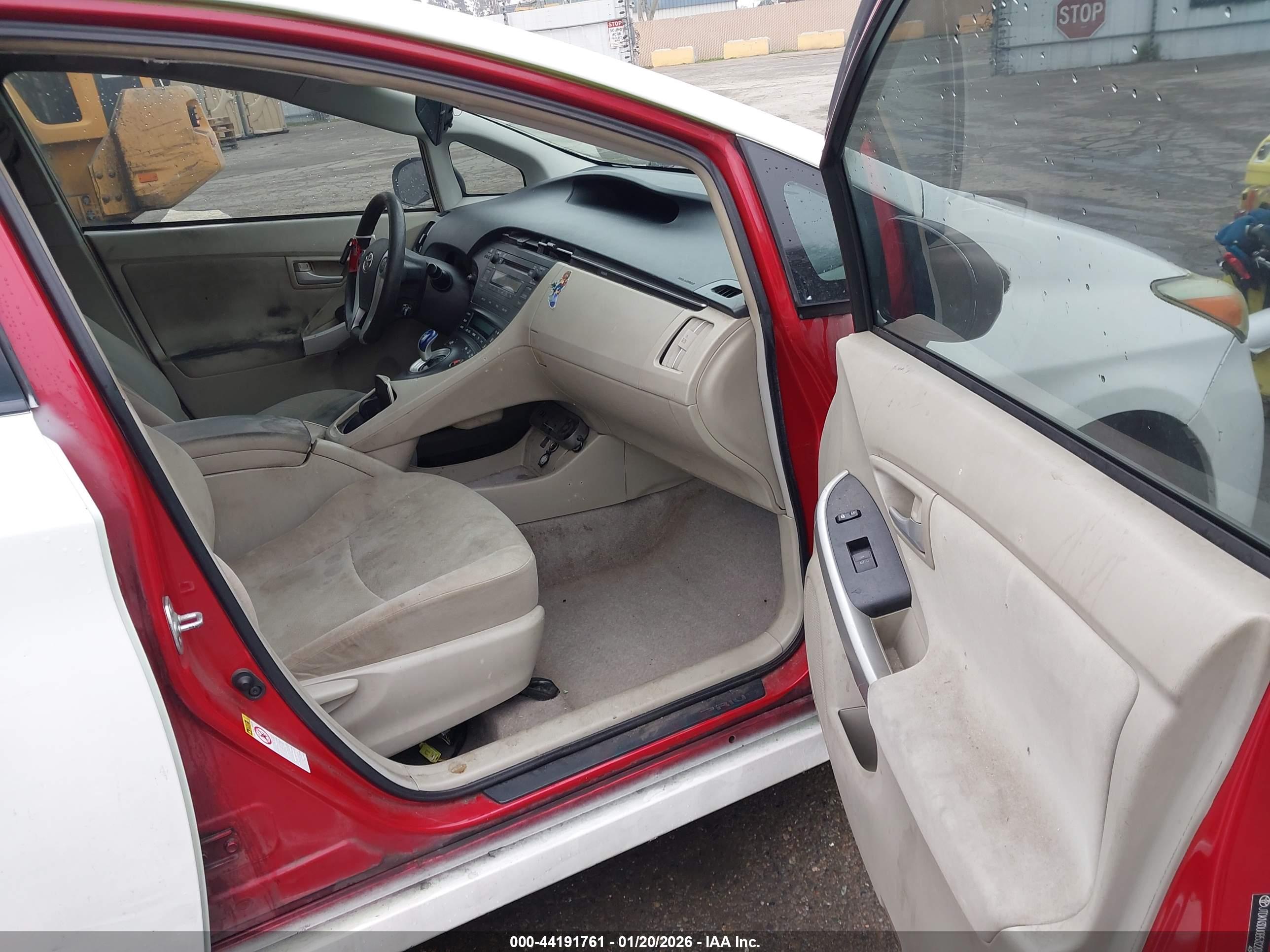 TOYOTA PRIUS image 5