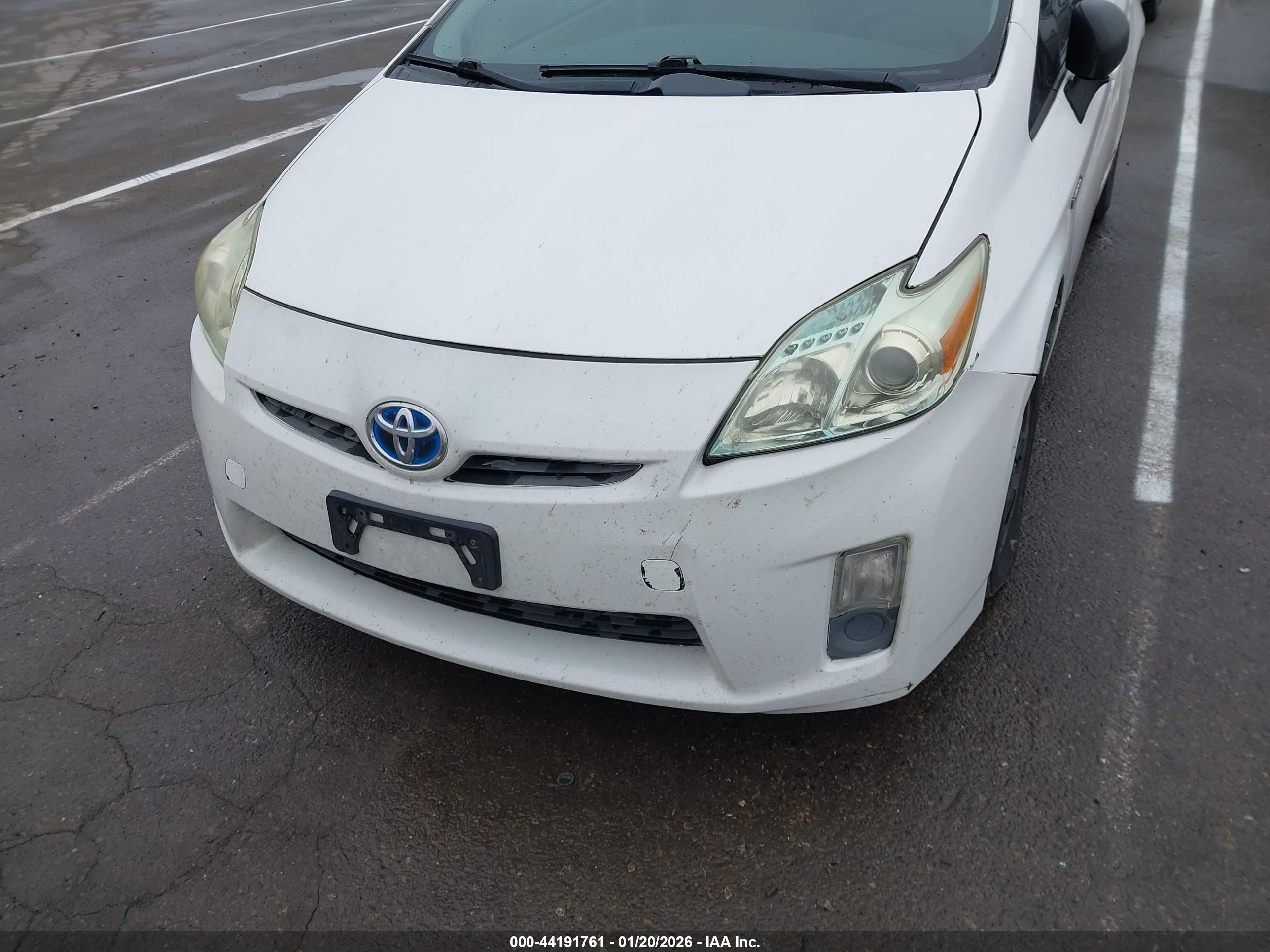 TOYOTA PRIUS image 6
