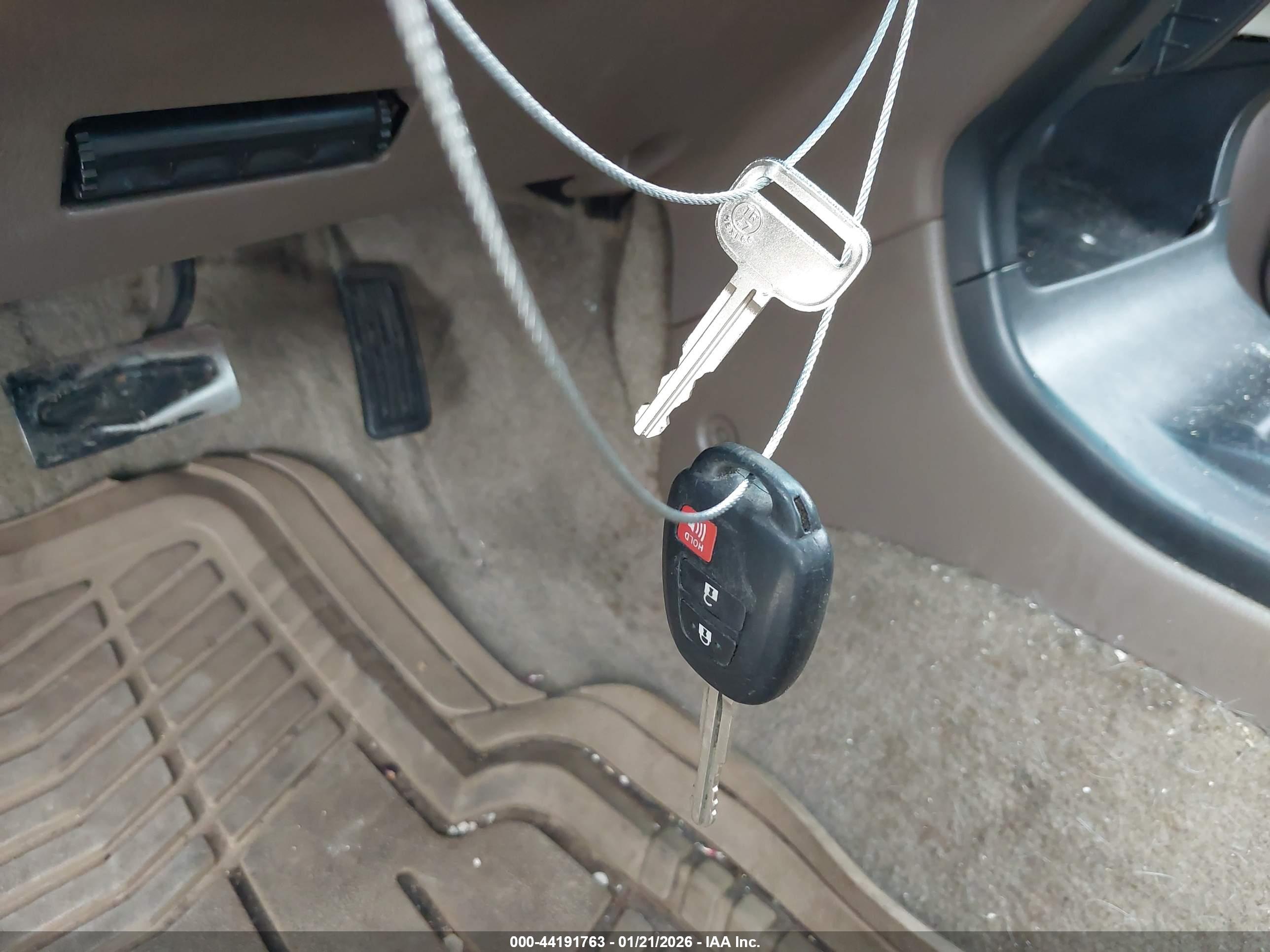 TOYOTA 4RUNNER image 11