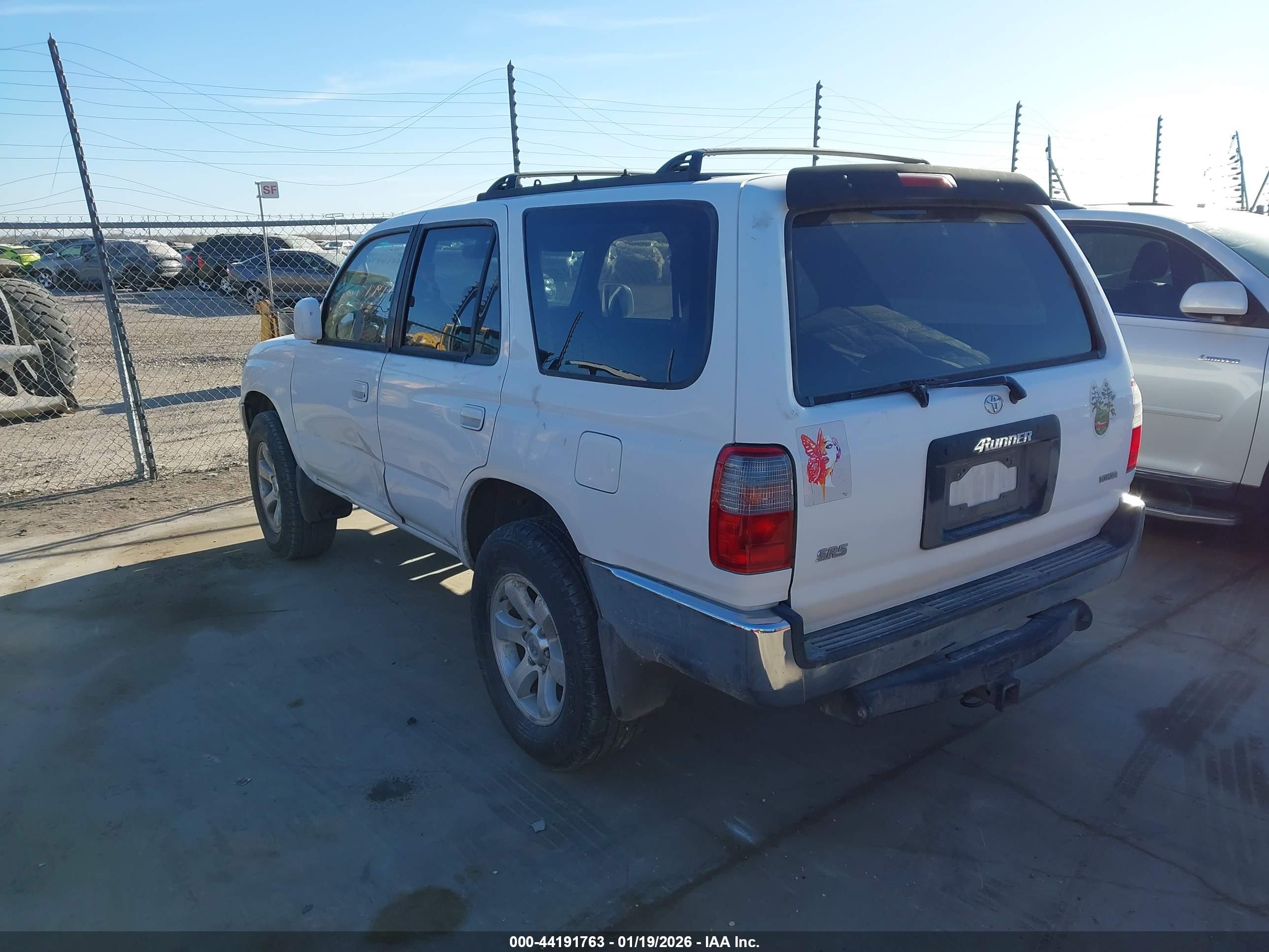 TOYOTA 4RUNNER image 3