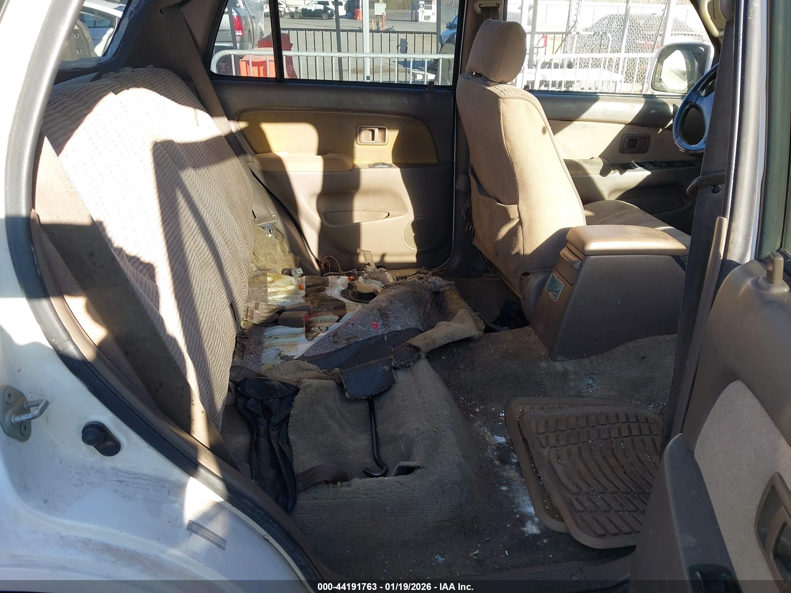 TOYOTA 4RUNNER image 8