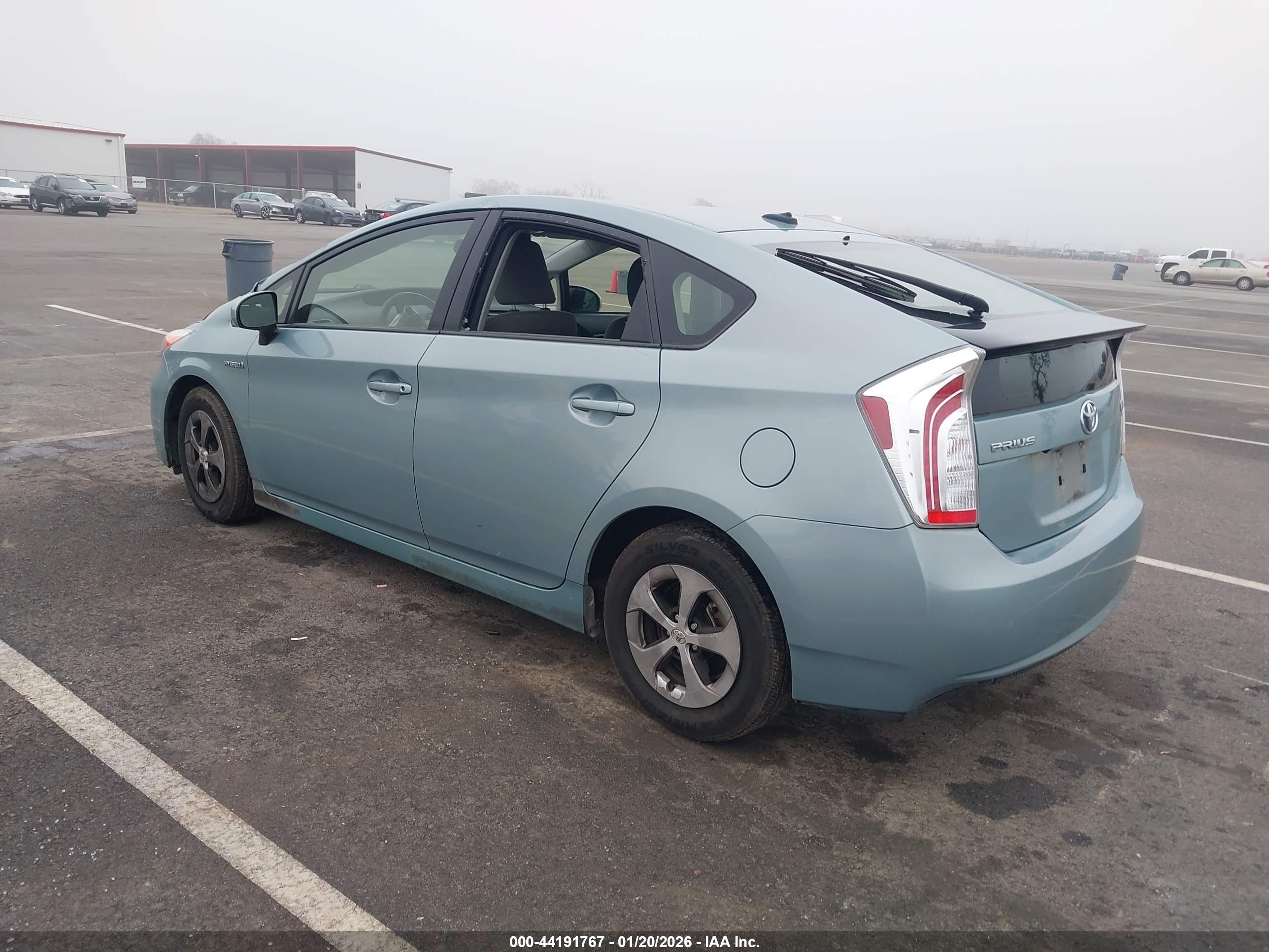 TOYOTA PRIUS image 3