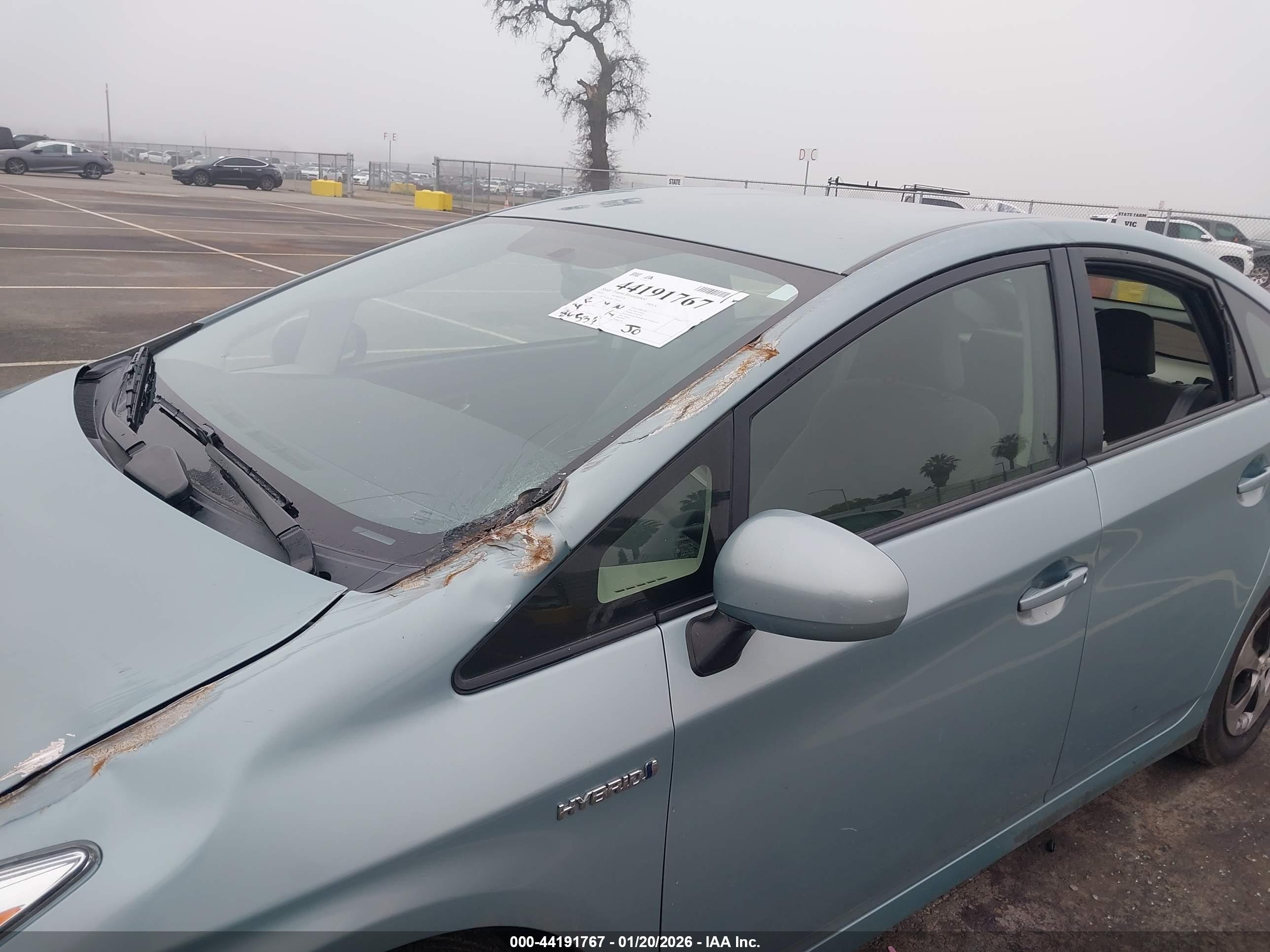 TOYOTA PRIUS image 6