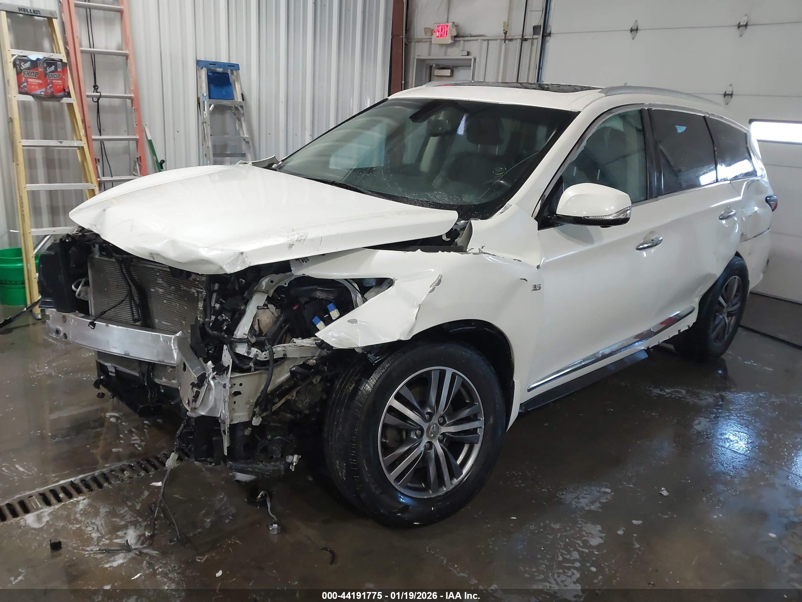 INFINITI QX60 image 2