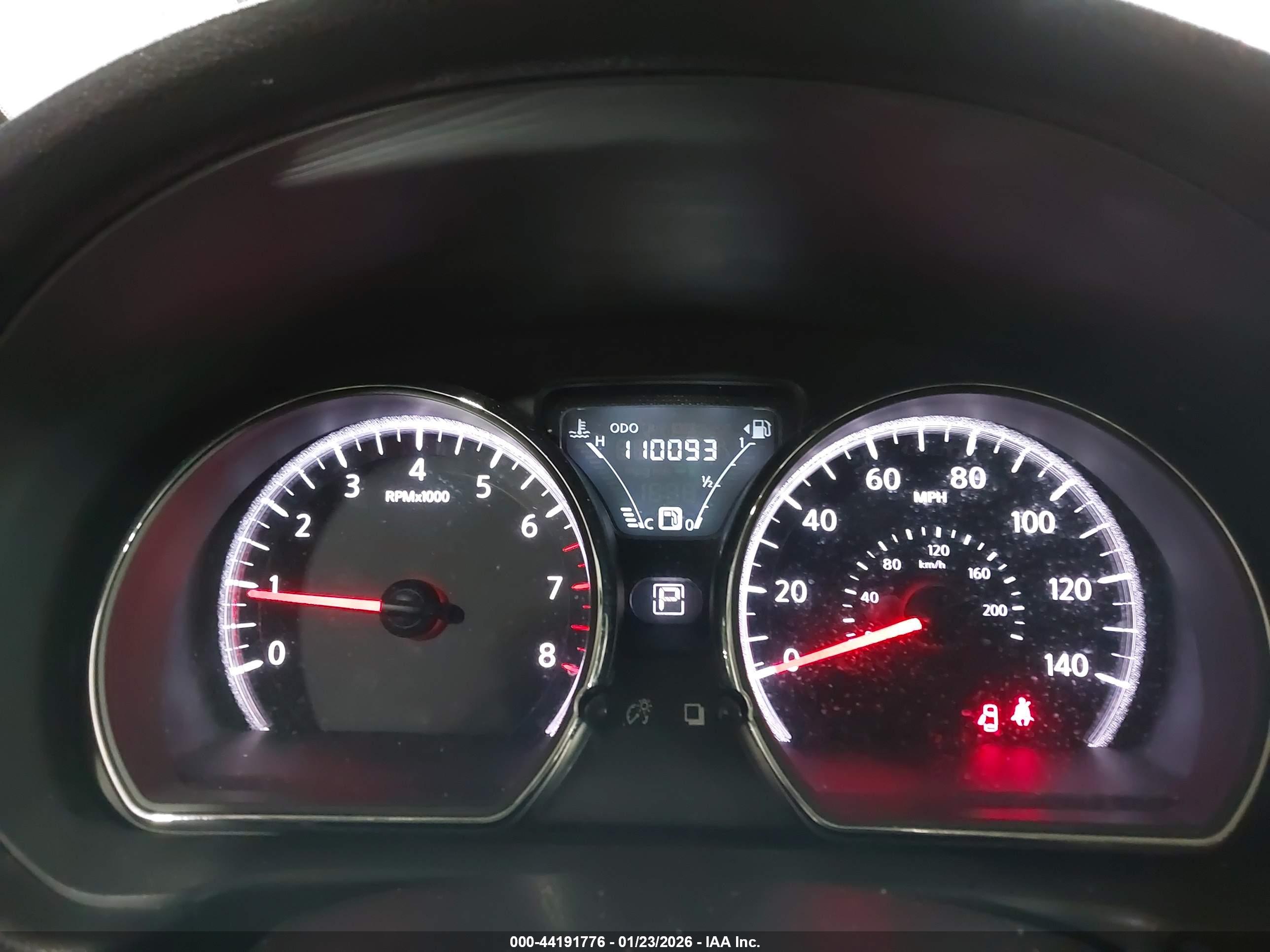 NISSAN VERSA image 7