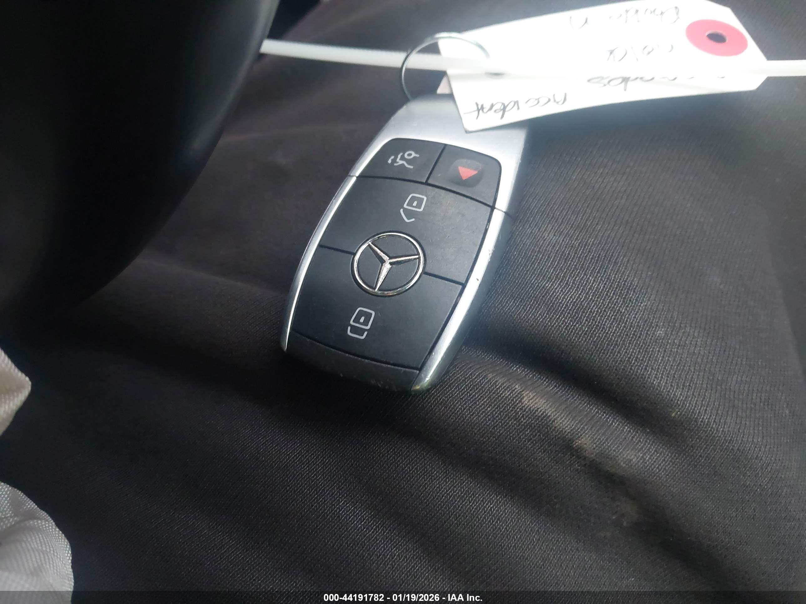 MERCEDES-BENZ C image 11