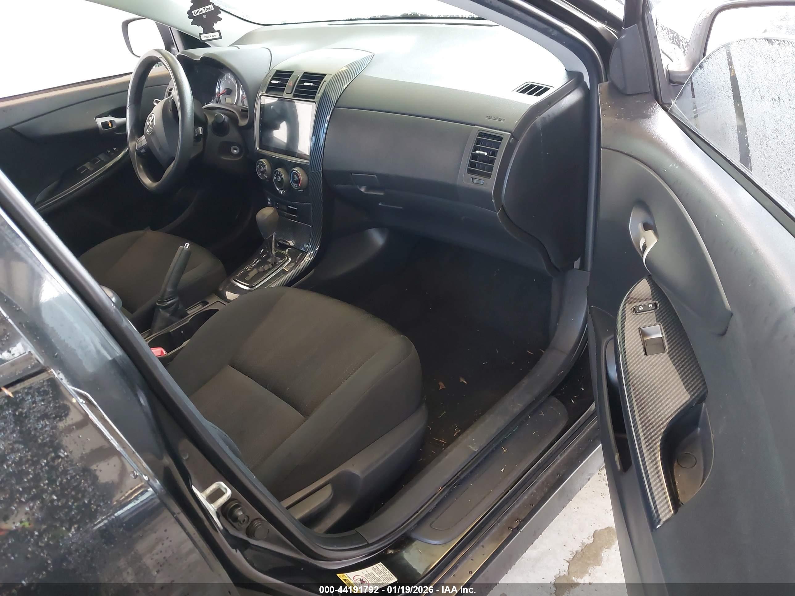 TOYOTA COROLLA image 5