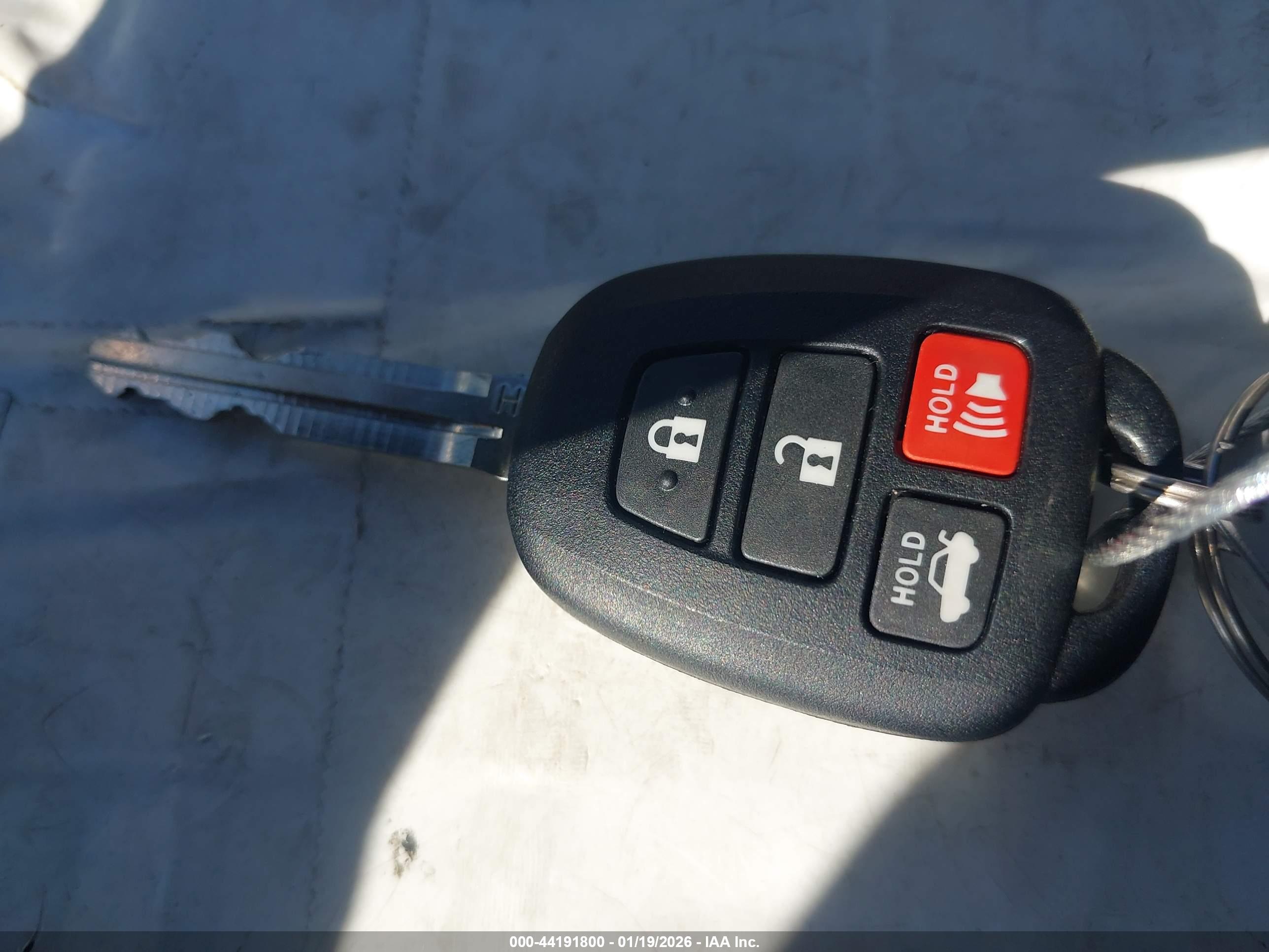 TOYOTA CAMRY image 11
