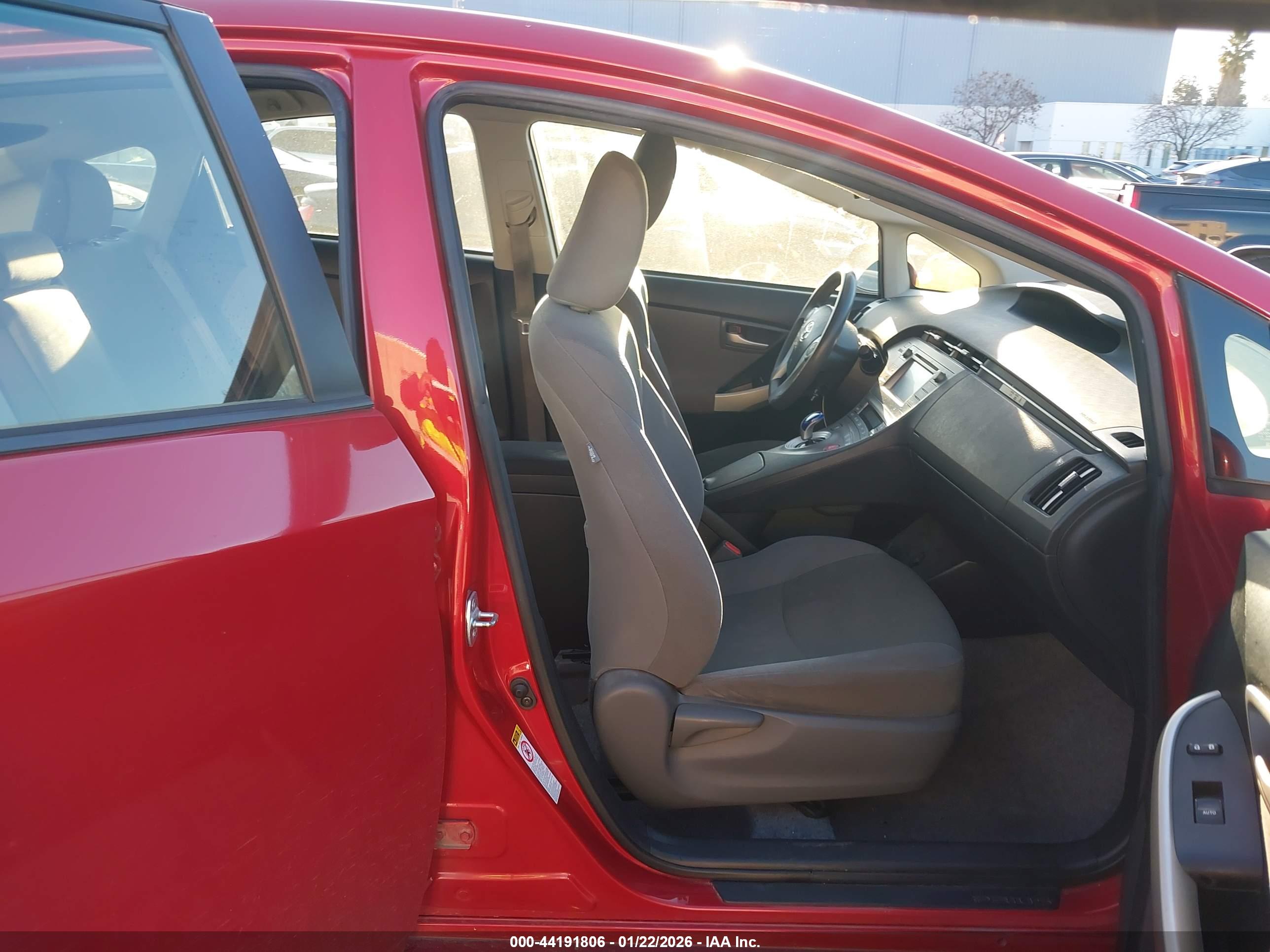 TOYOTA PRIUS image 5