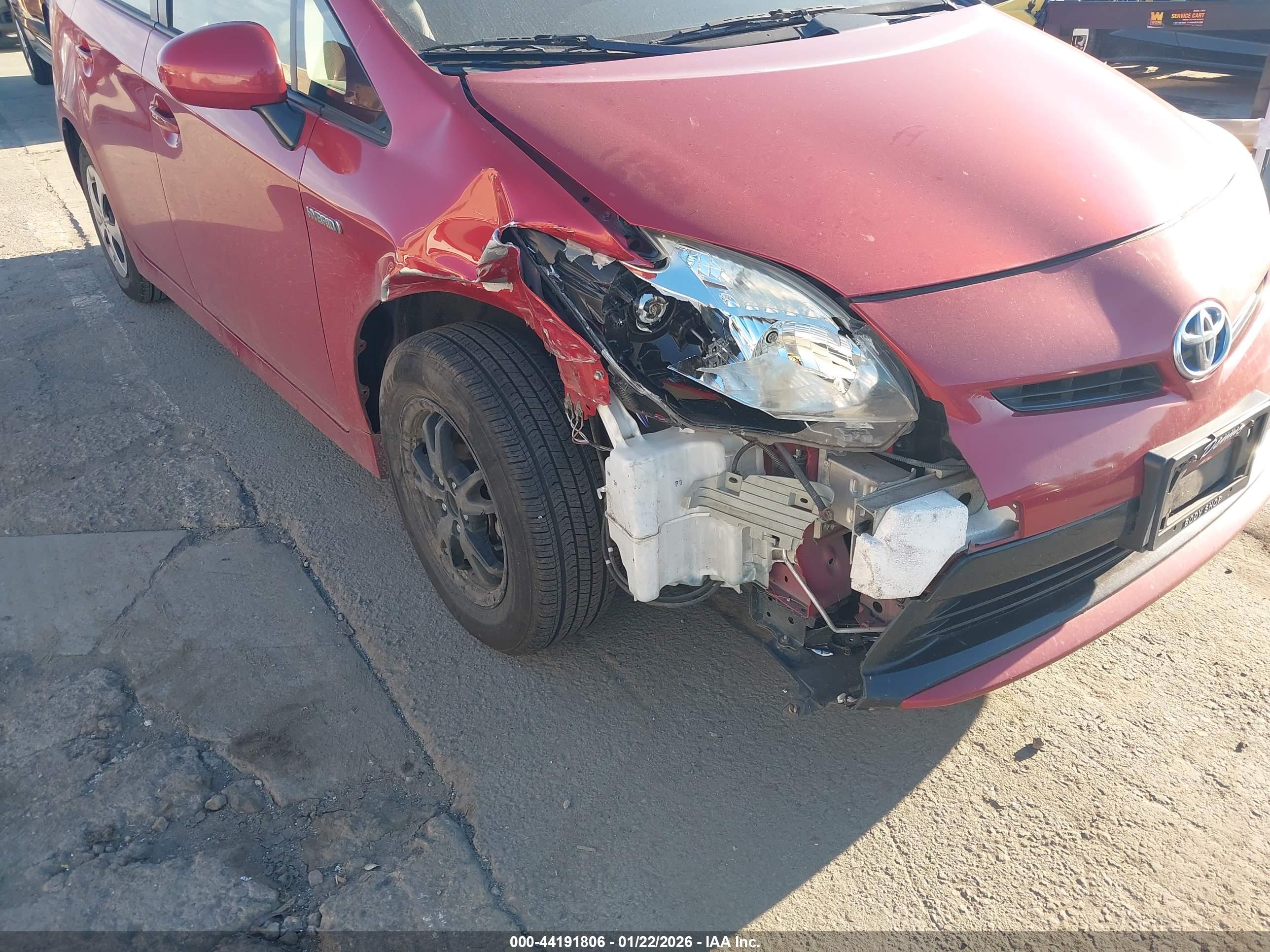 TOYOTA PRIUS image 6