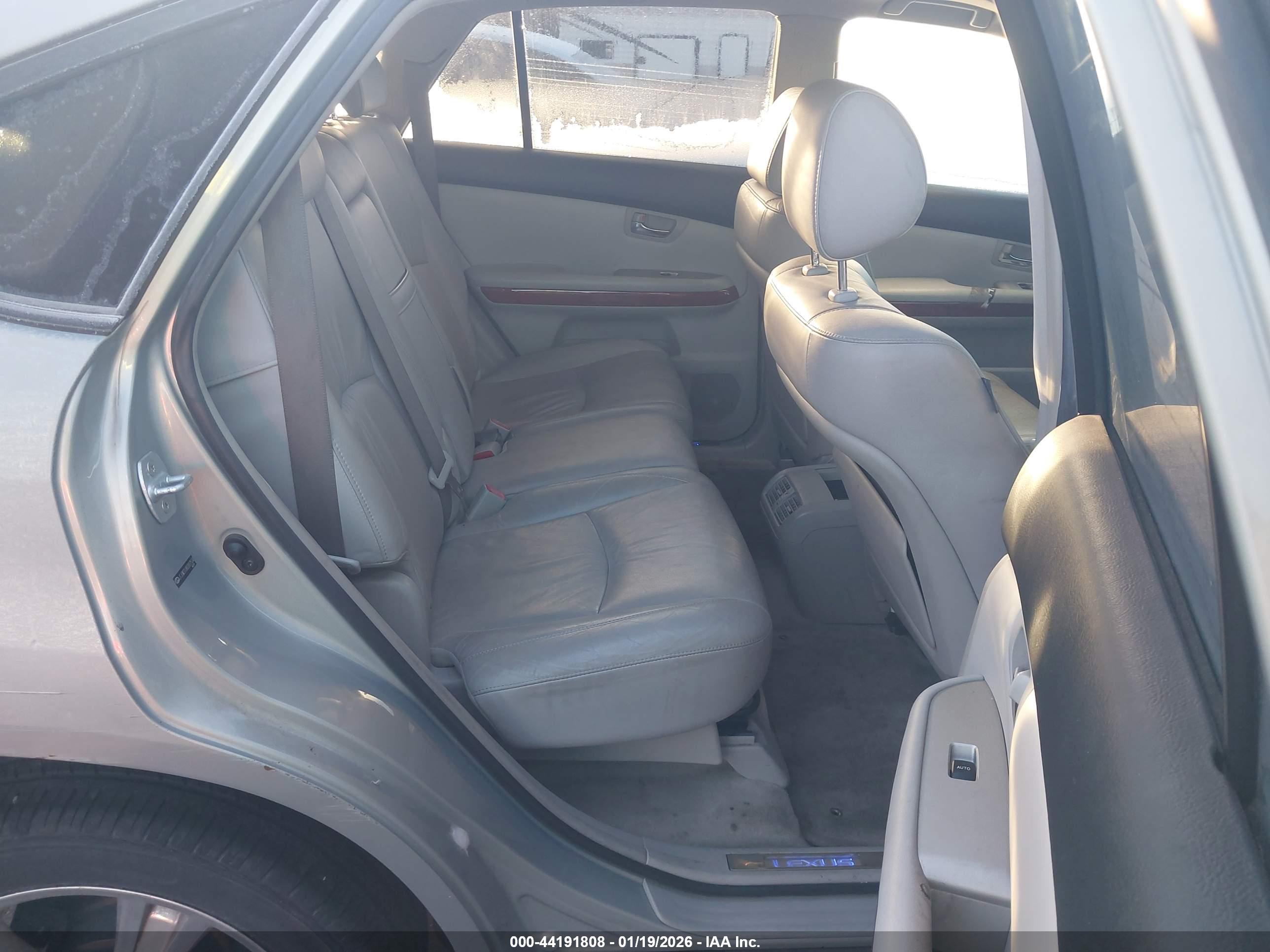LEXUS RX image 8
