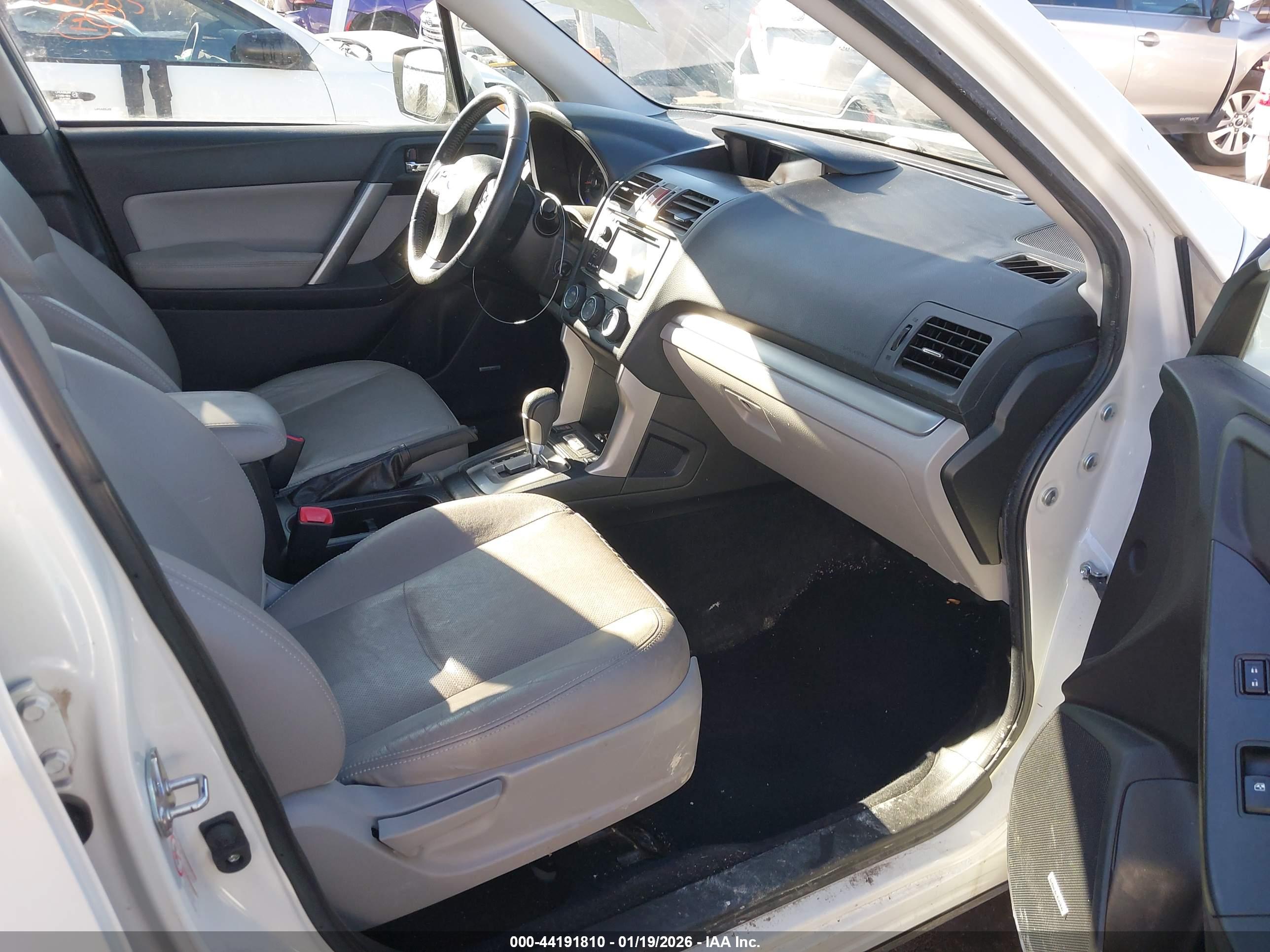 SUBARU FORESTER image 5