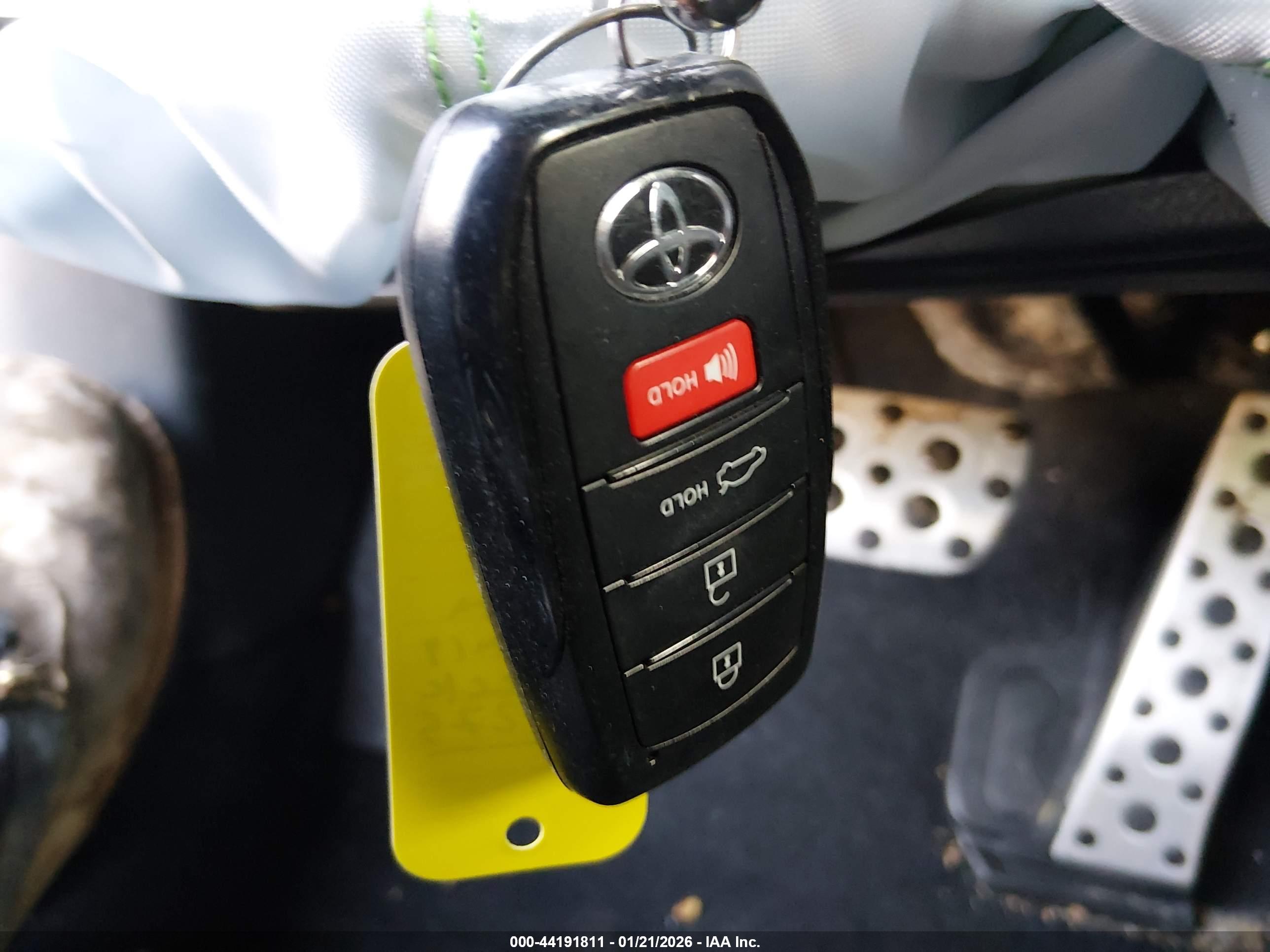 TOYOTA CAMRY image 11