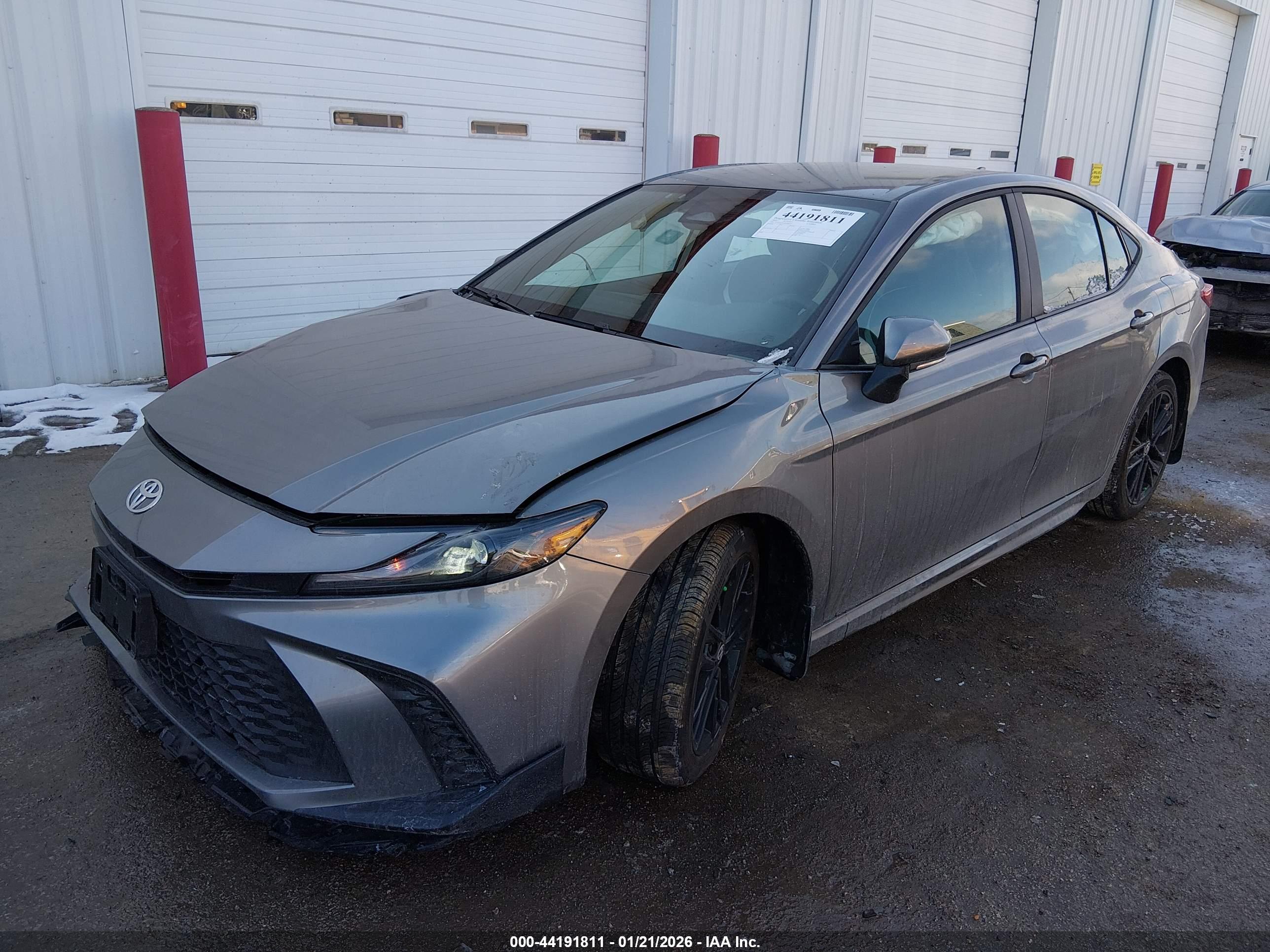 TOYOTA CAMRY image 2