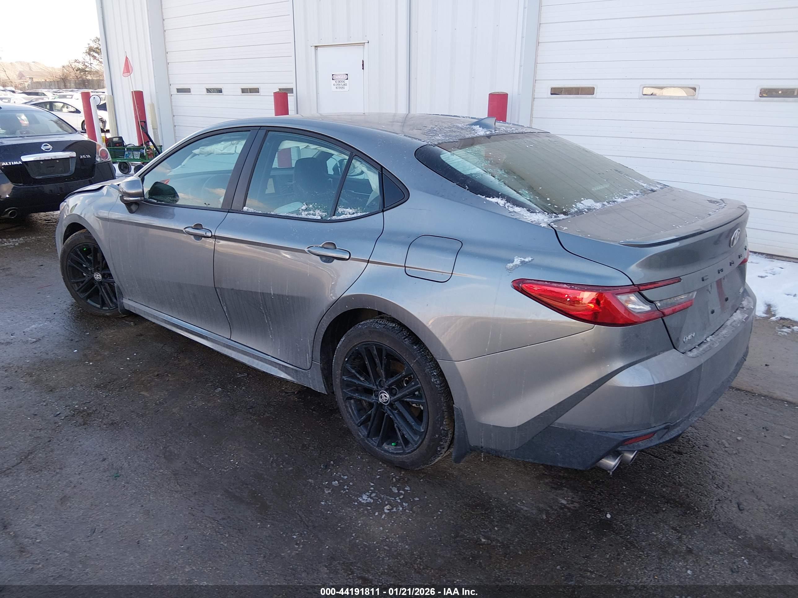 TOYOTA CAMRY image 3