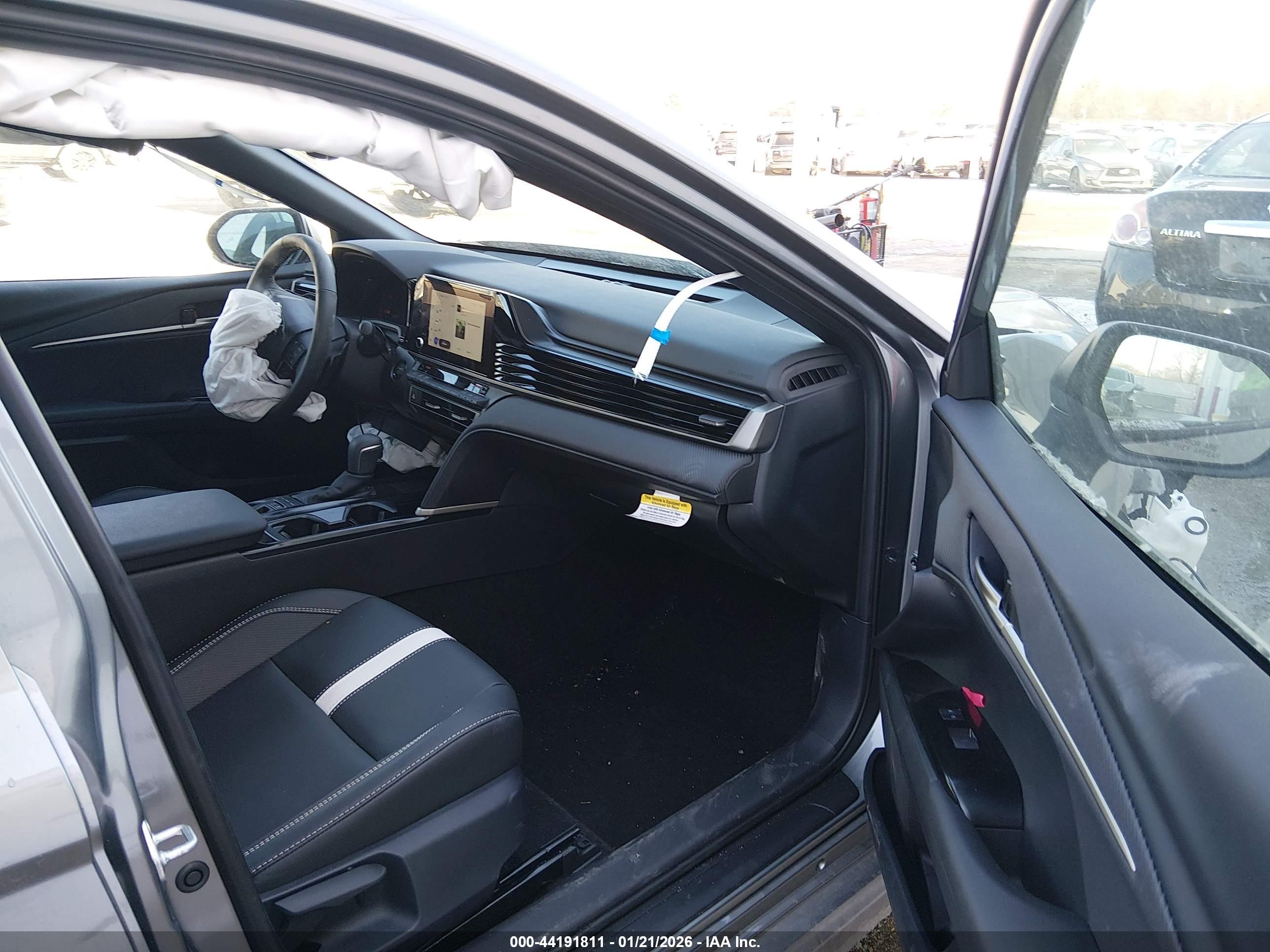 TOYOTA CAMRY image 5