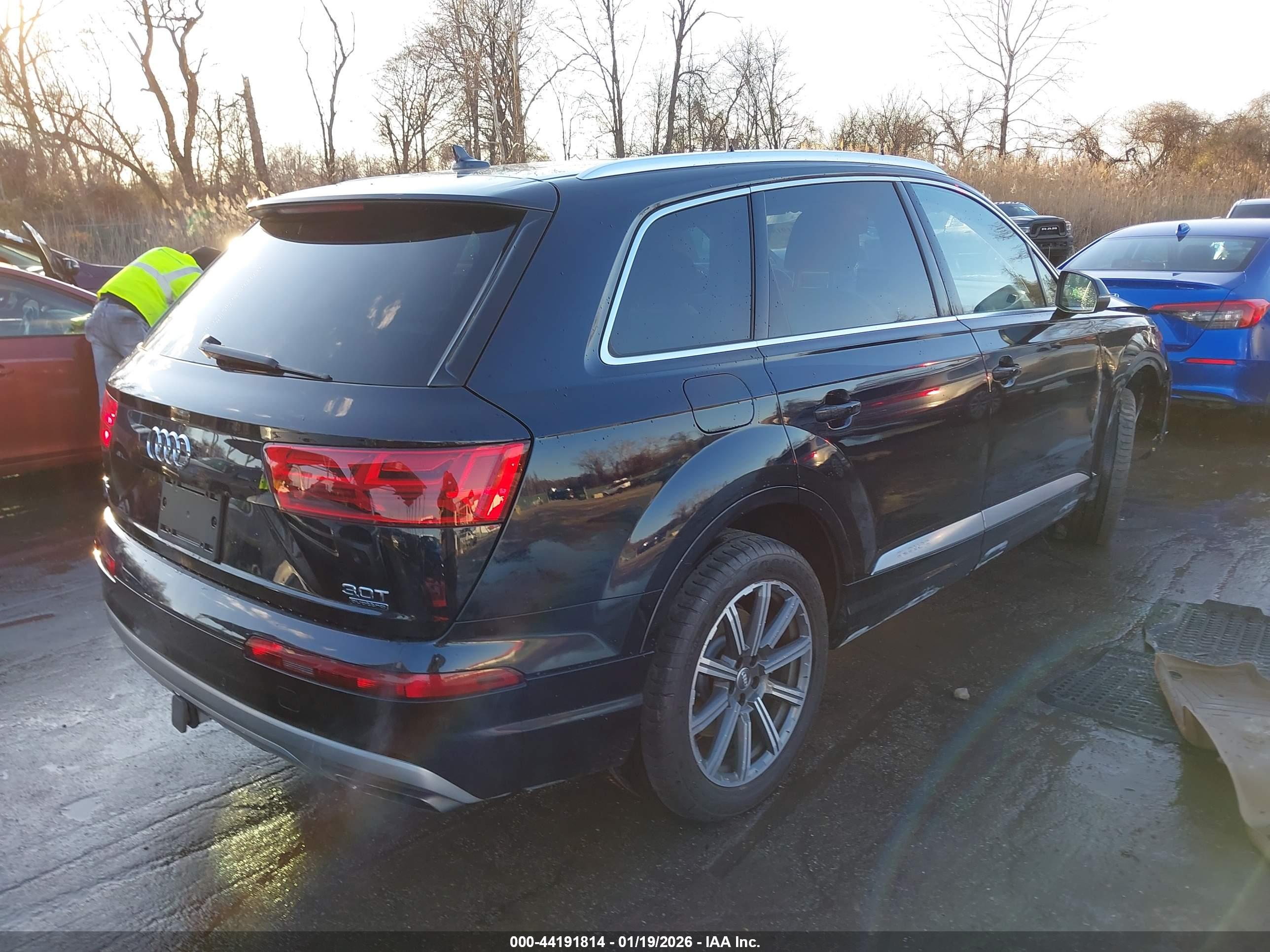 AUDI Q7 image 4