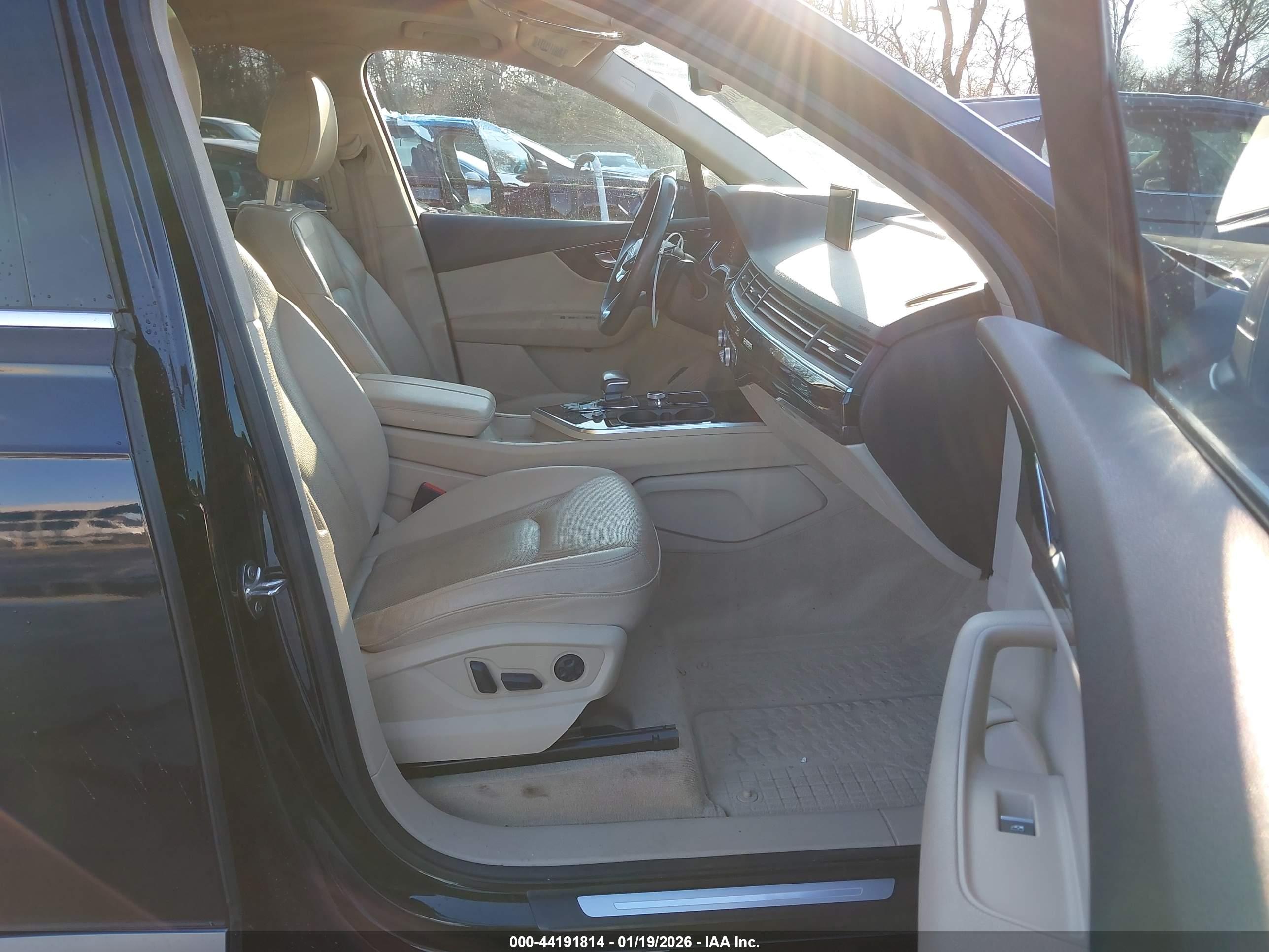 AUDI Q7 image 5