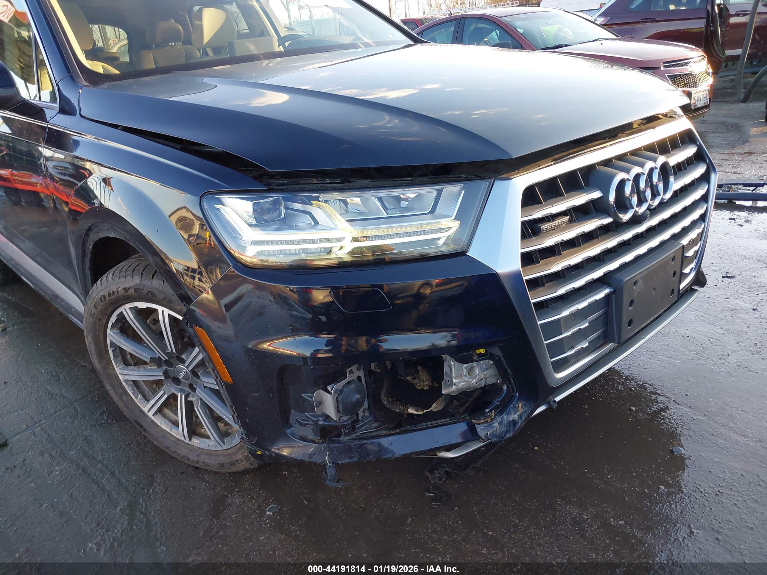 AUDI Q7 image 6
