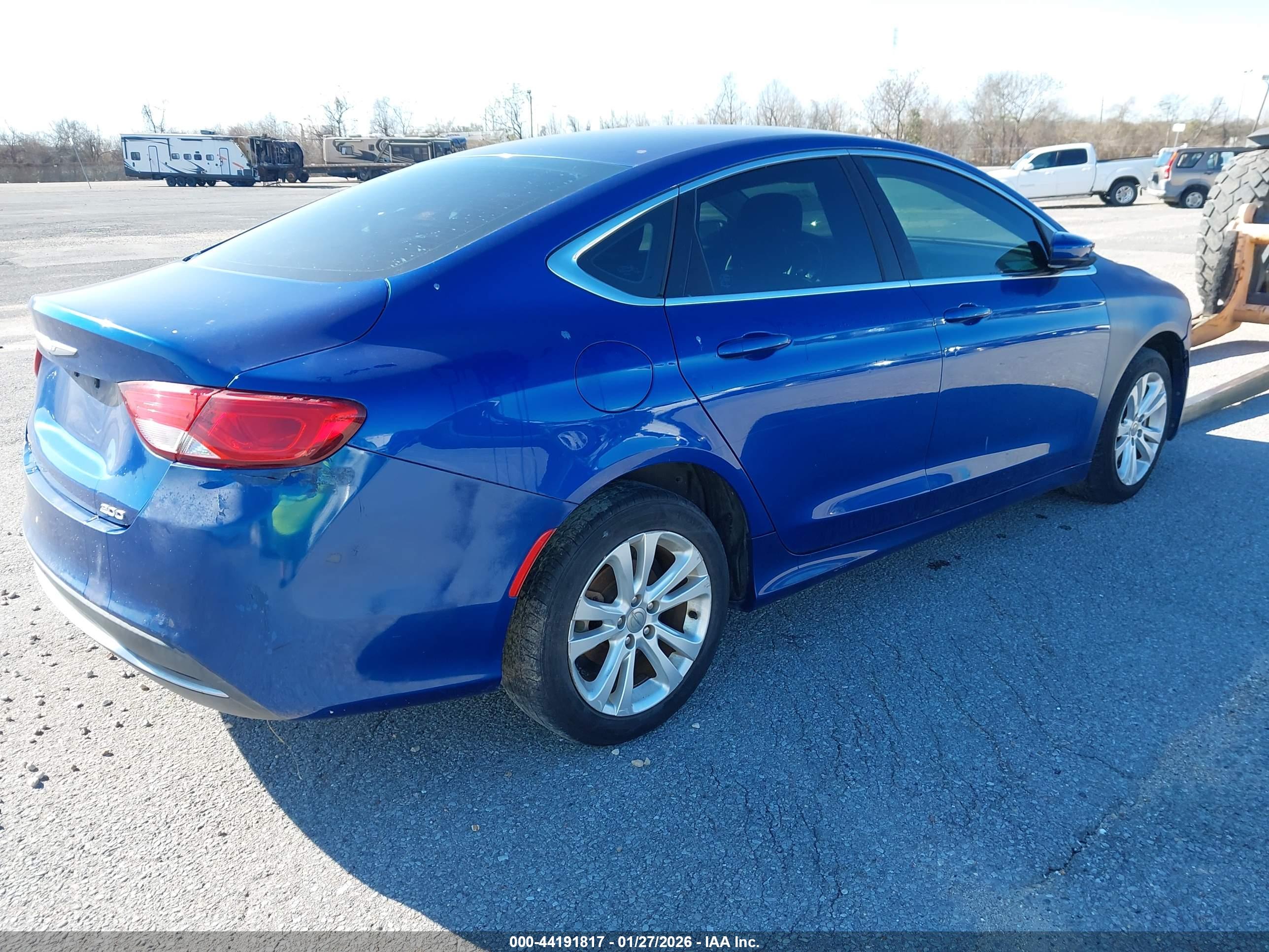 CHRYSLER 200 image 4