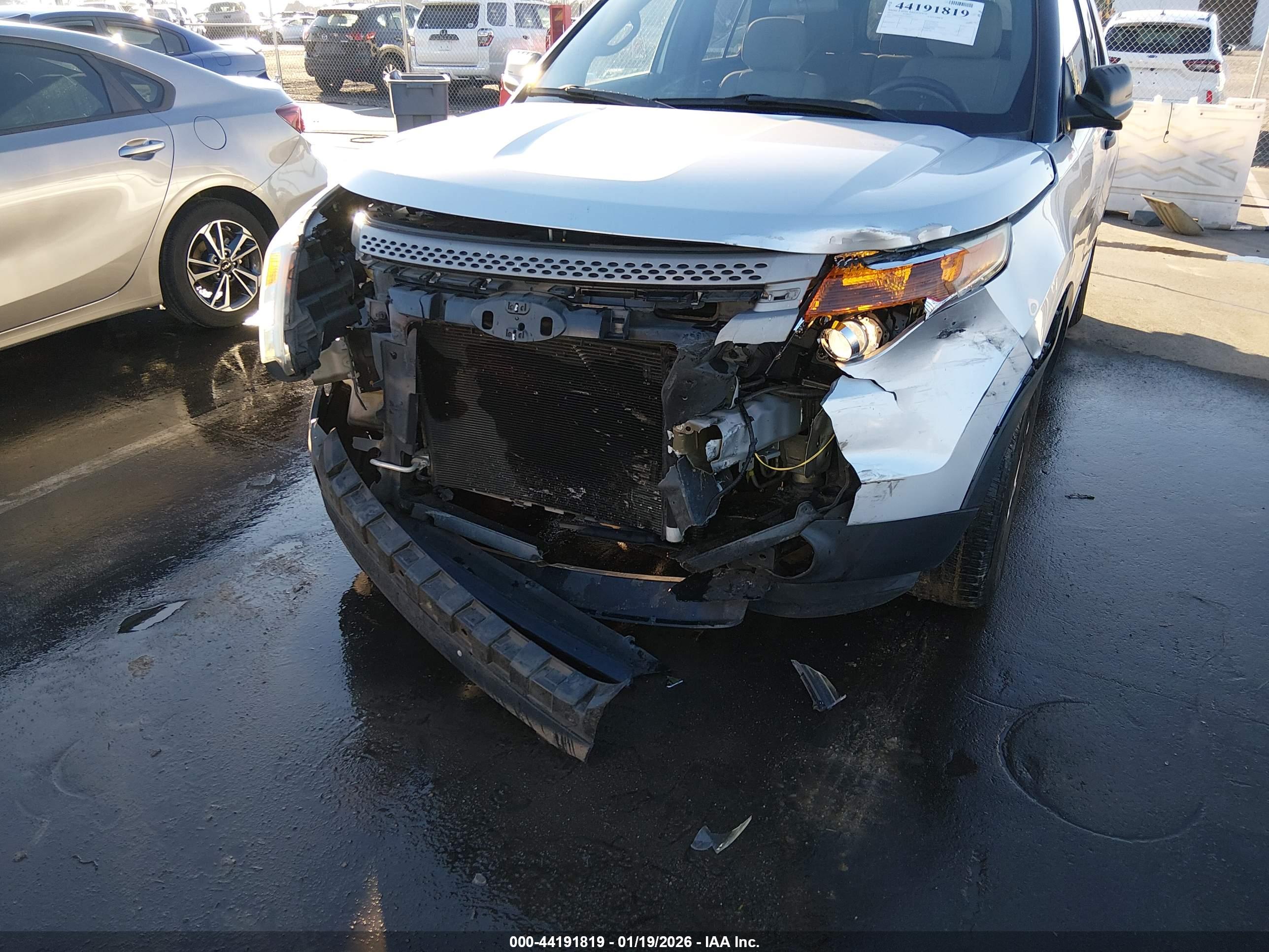 FORD EXPLORER image 6