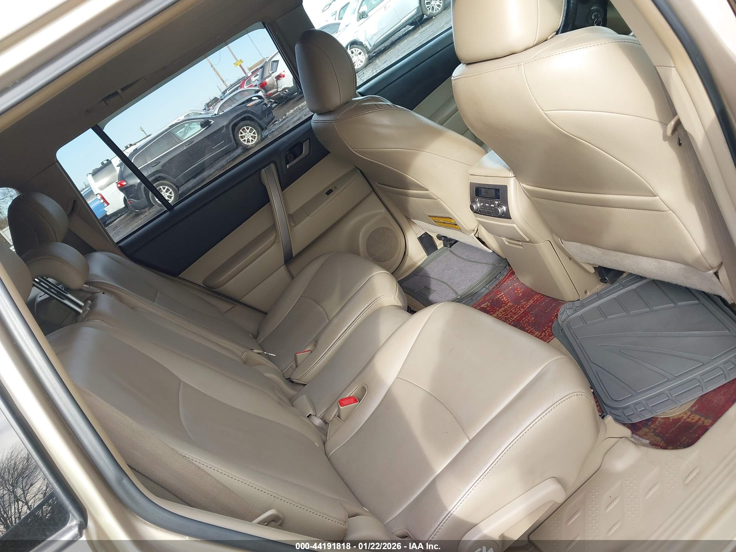 TOYOTA HIGHLANDER image 8