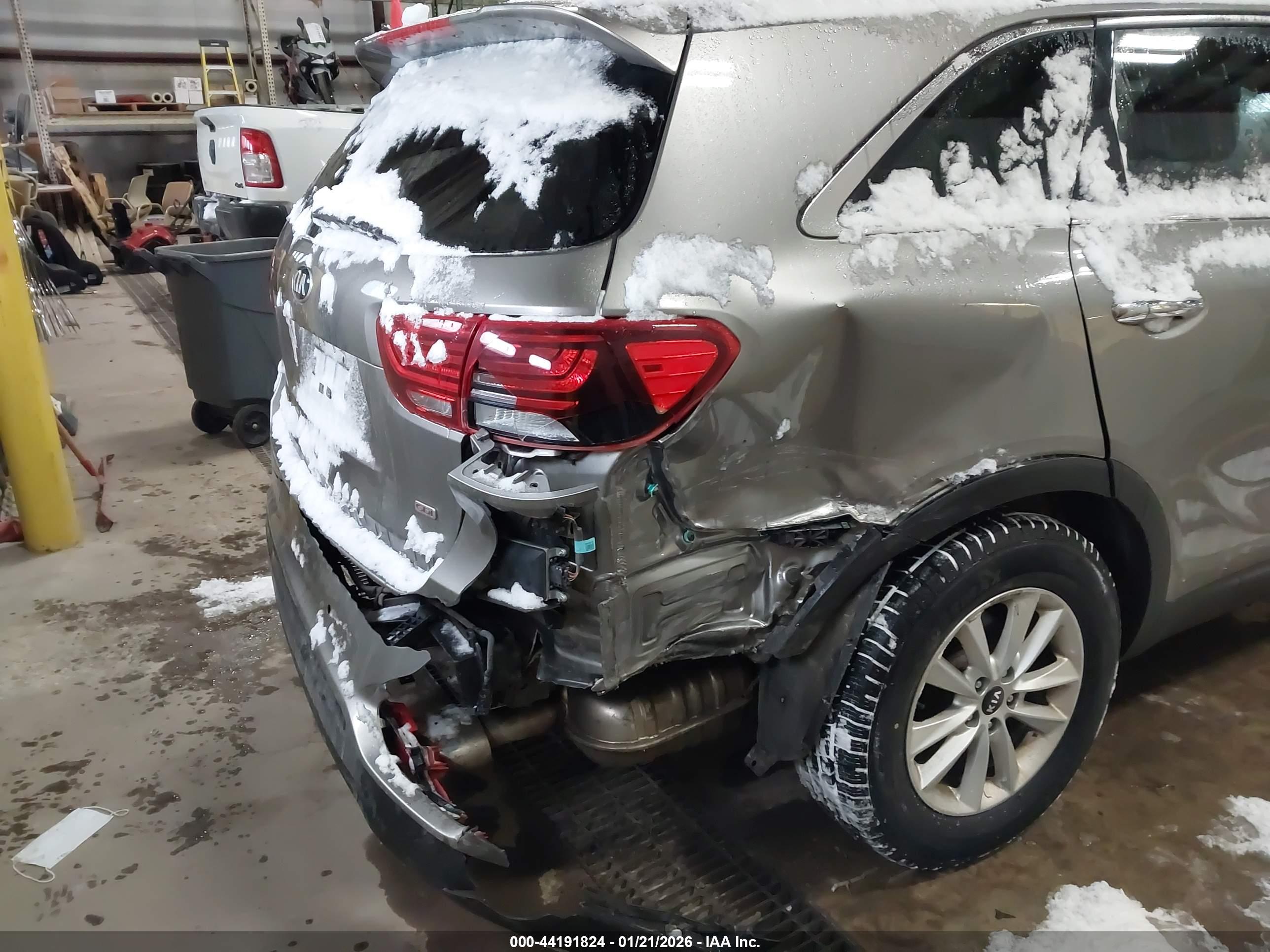KIA SORENTO image 6