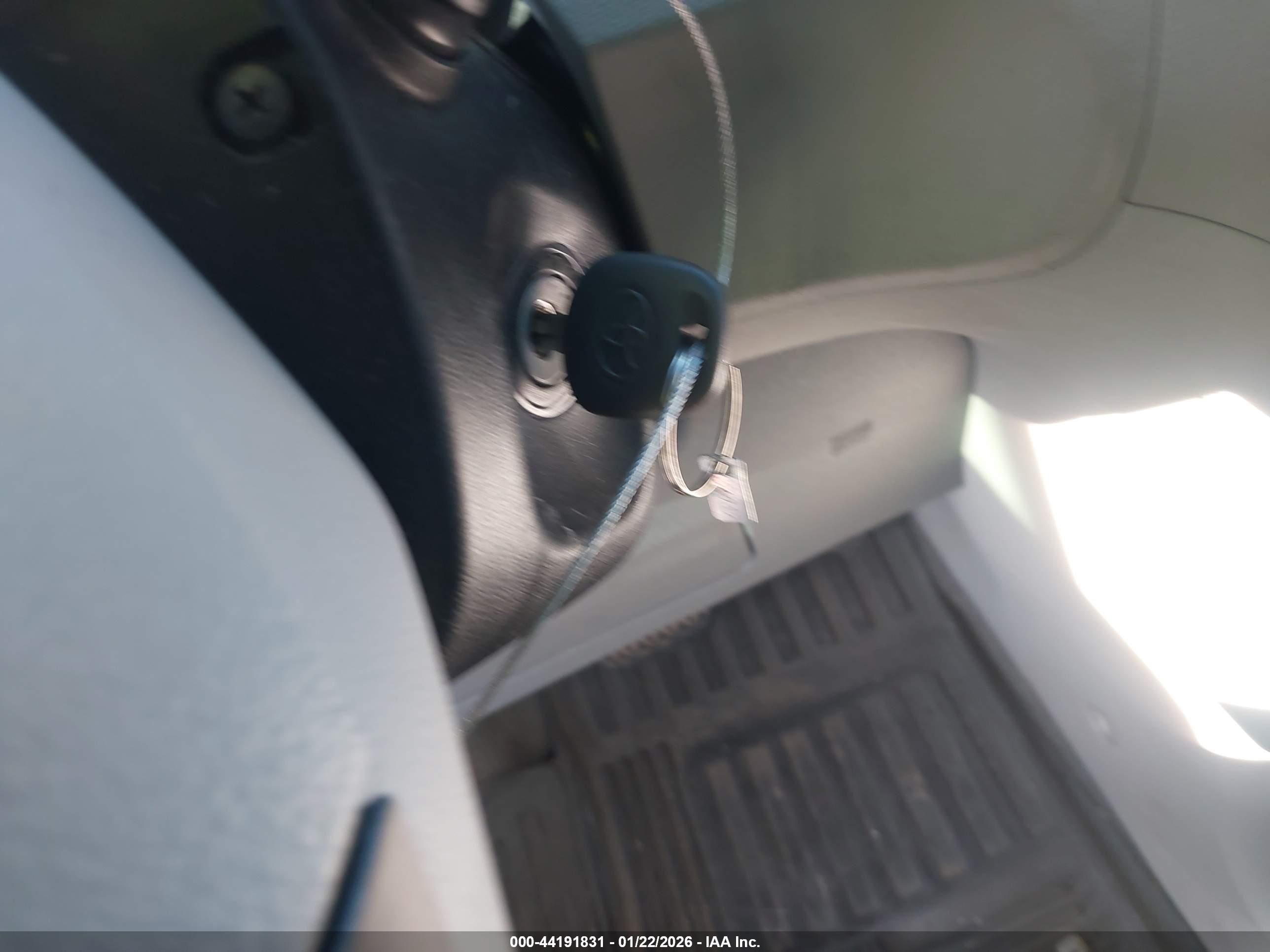 TOYOTA SIENNA image 11