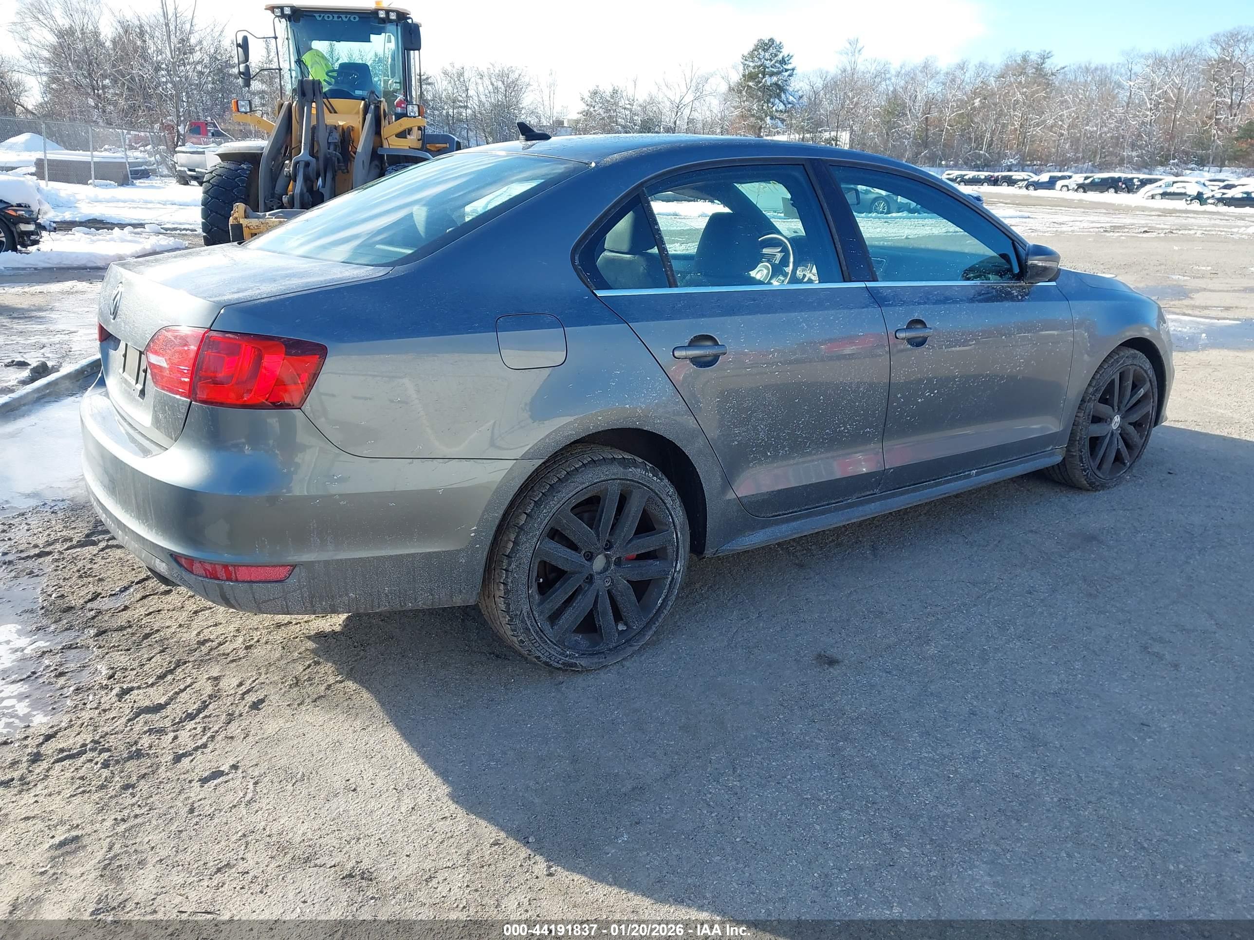 VOLKSWAGEN JETTA image 4