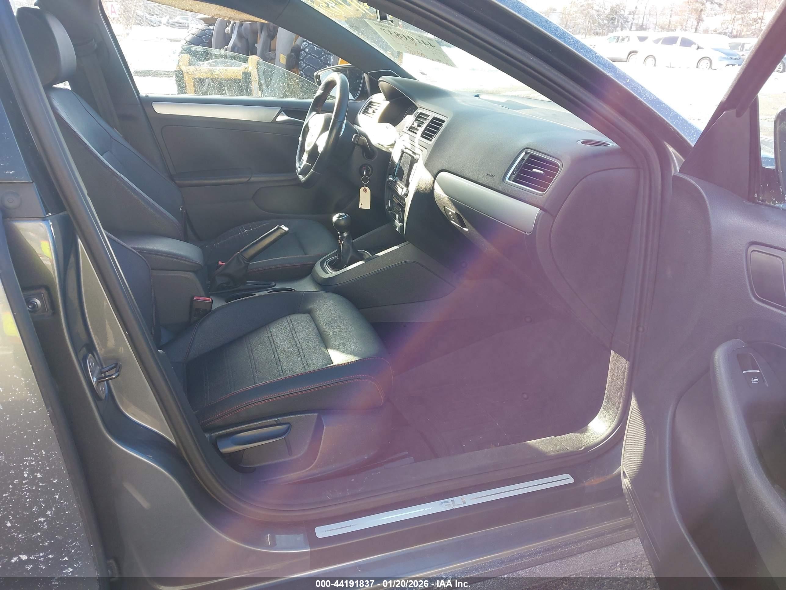 VOLKSWAGEN JETTA image 5