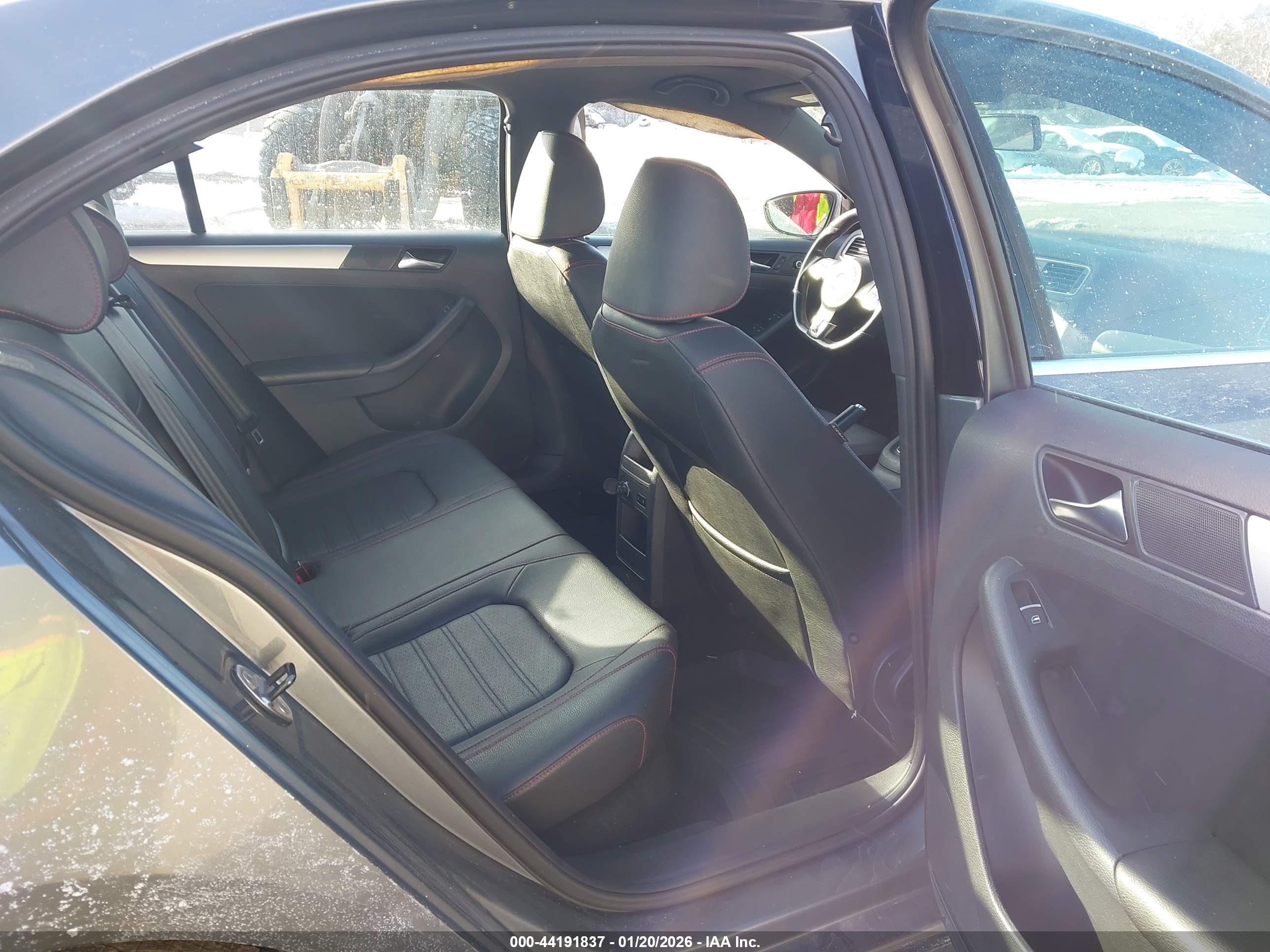 VOLKSWAGEN JETTA image 8