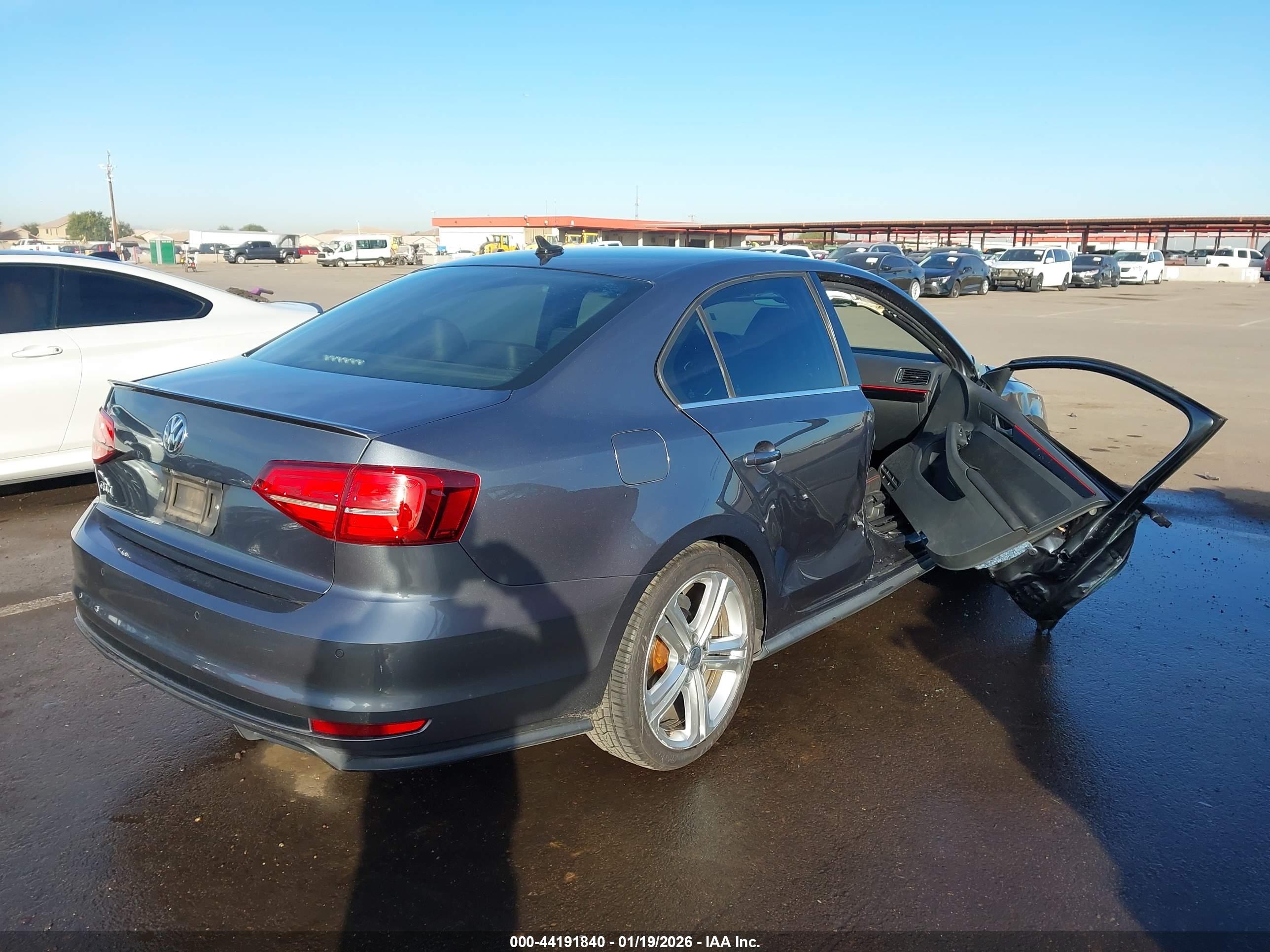 VOLKSWAGEN JETTA image 4