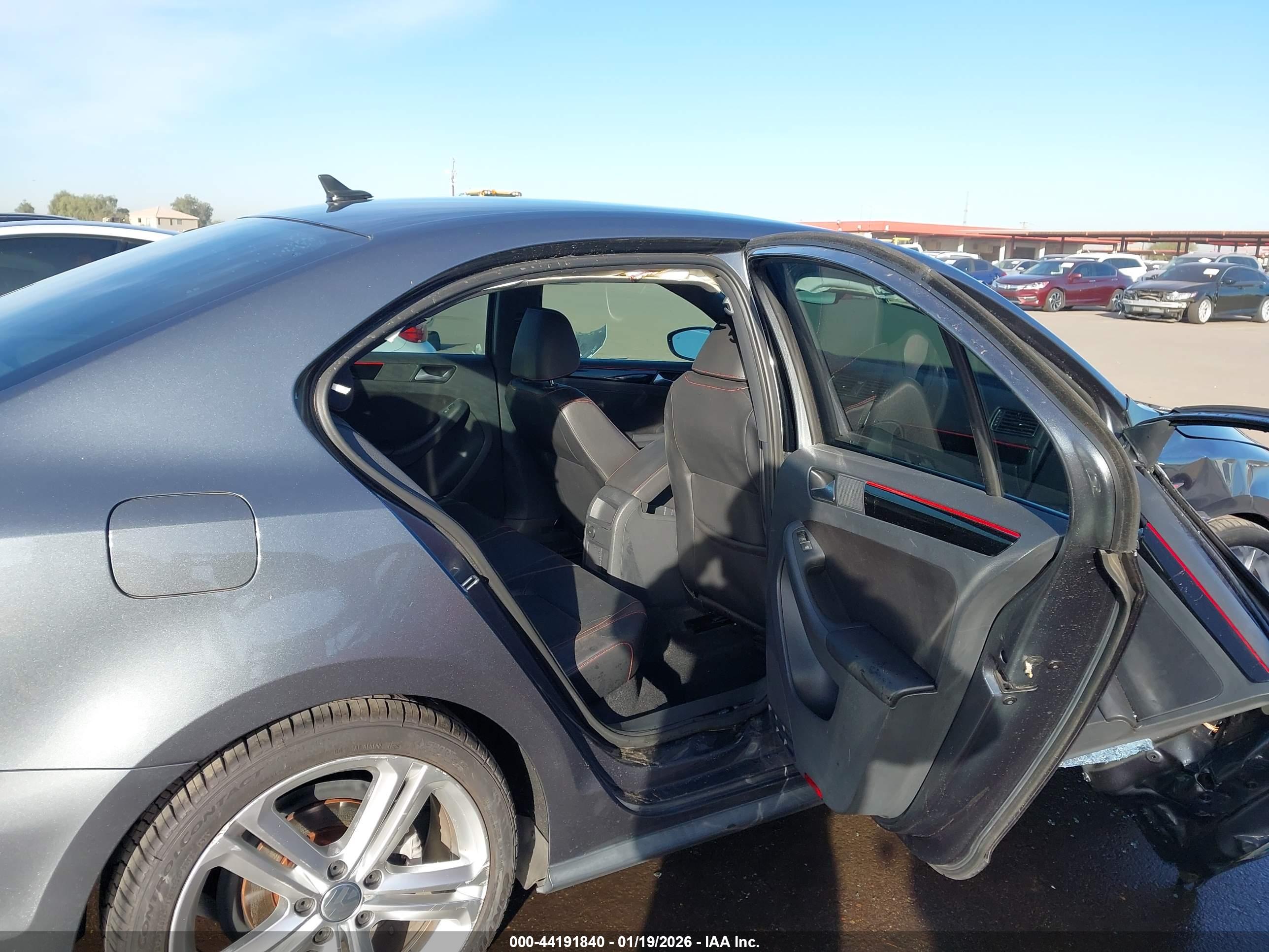 VOLKSWAGEN JETTA image 8