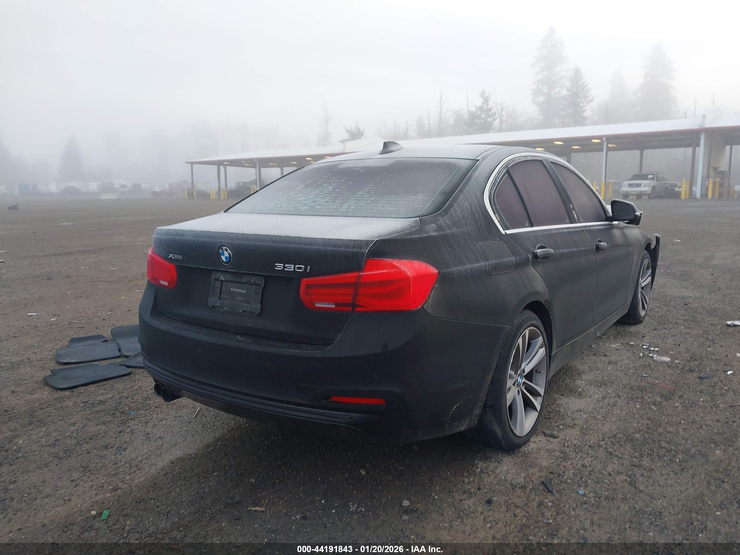 BMW 330I image 4