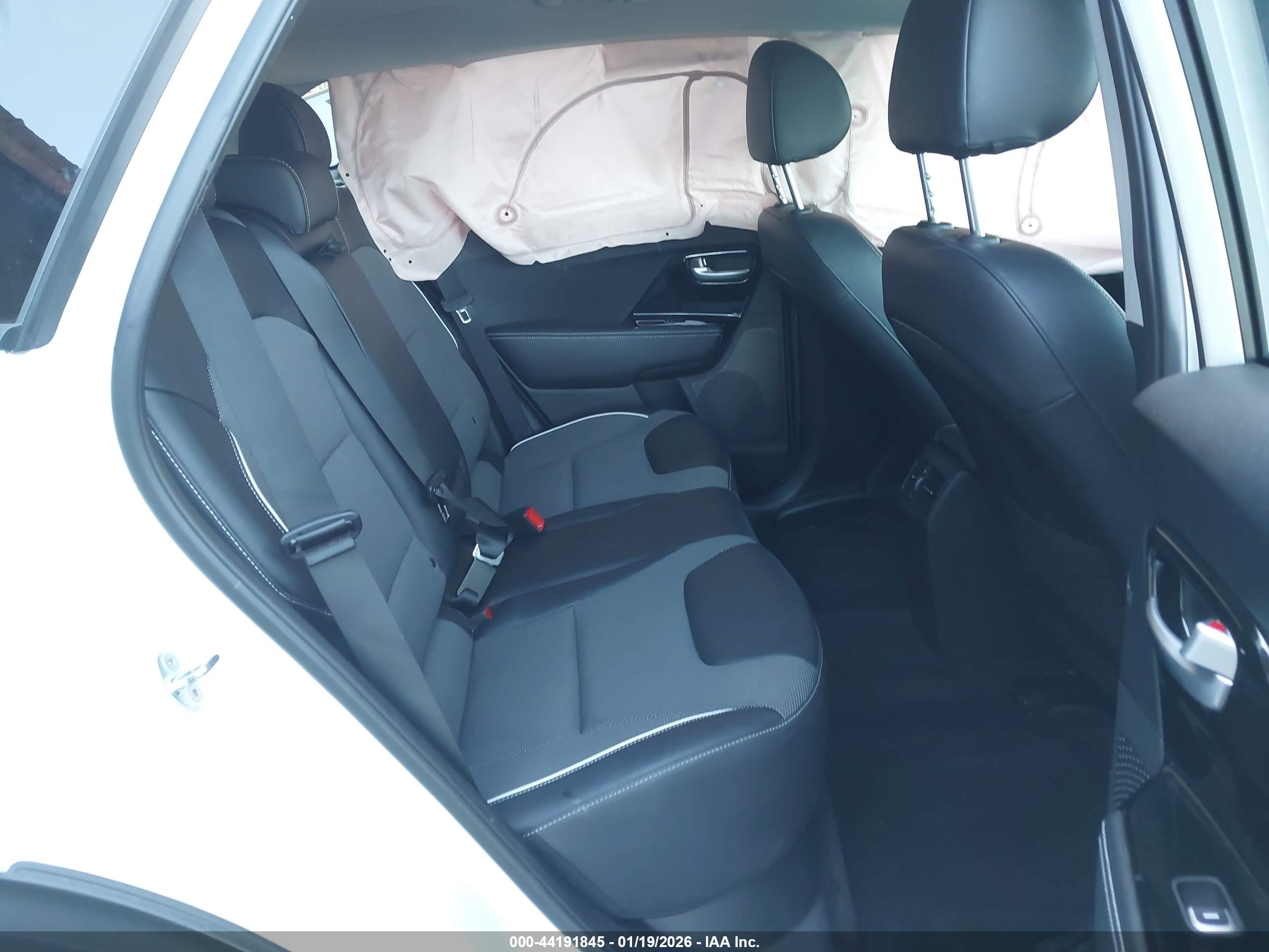 KIA NIRO image 8