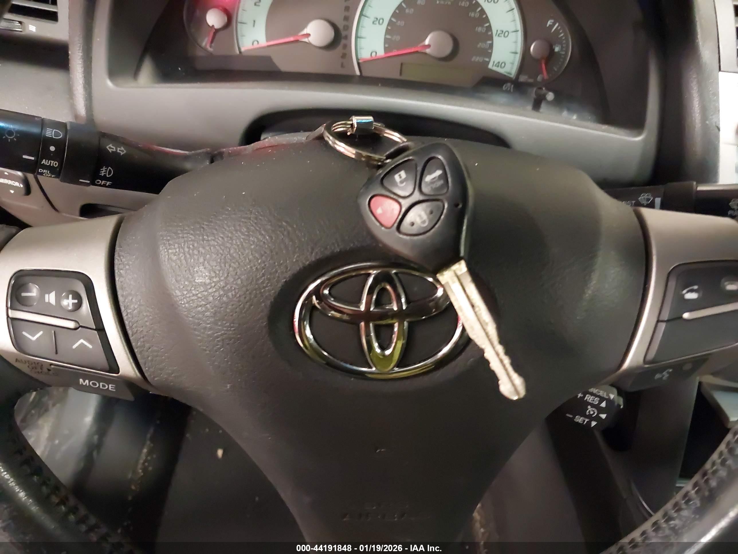 TOYOTA CAMRY image 11