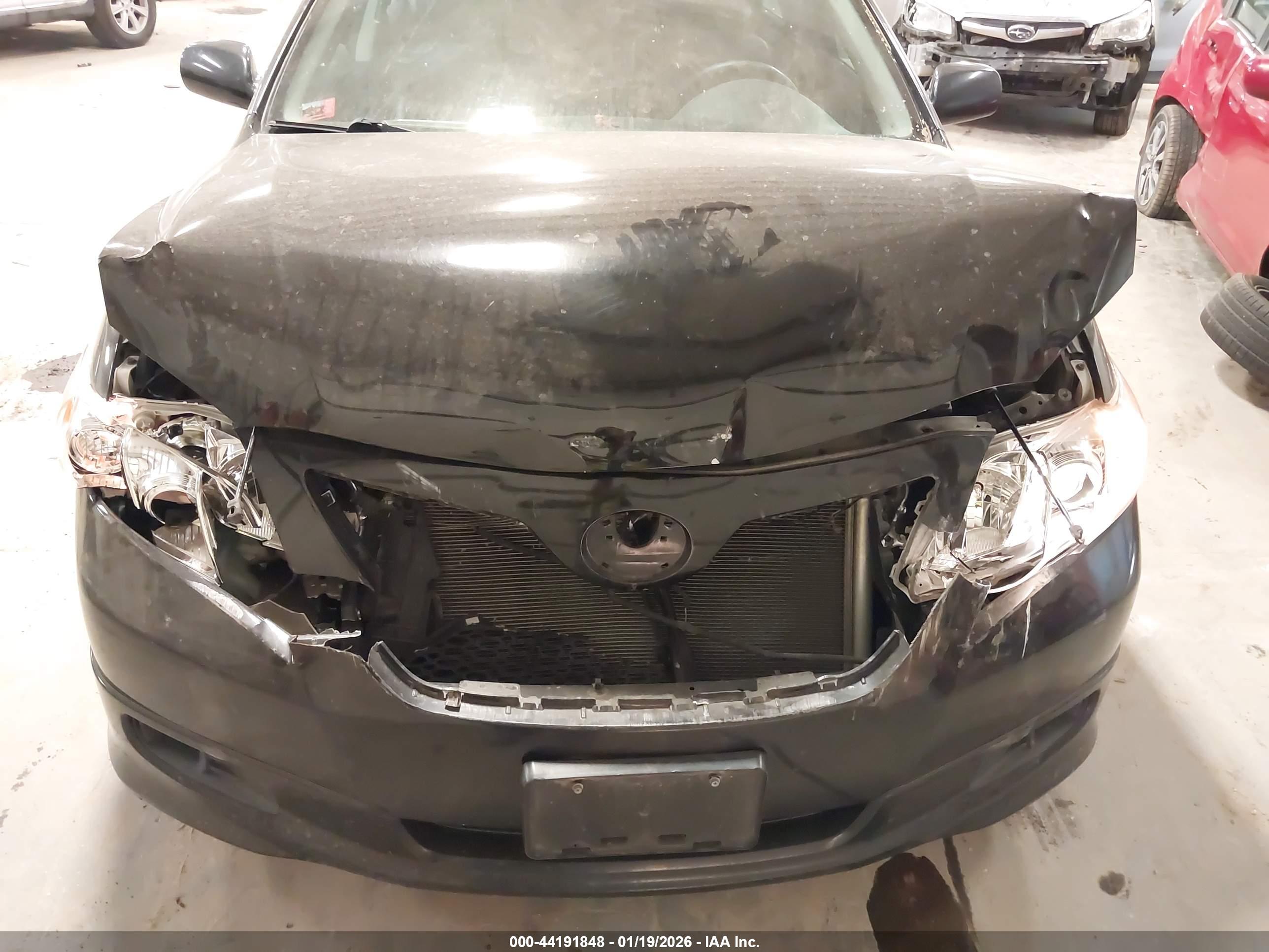 TOYOTA CAMRY image 6