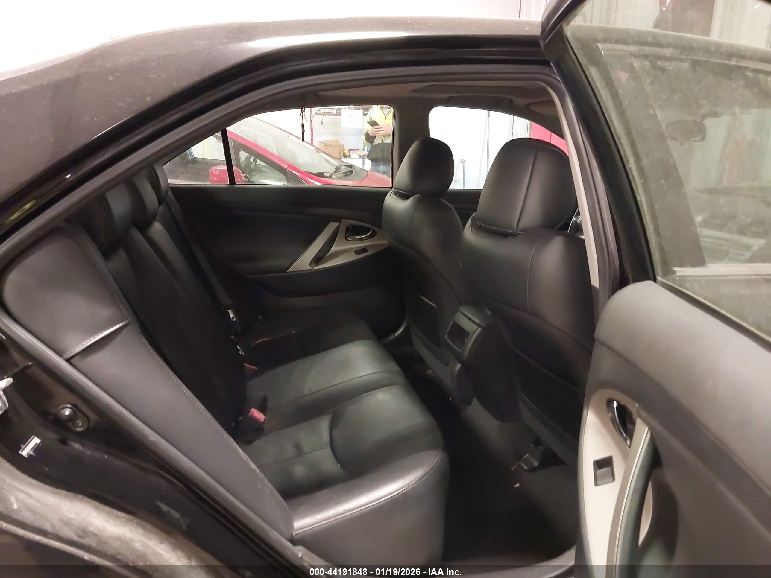 TOYOTA CAMRY image 8
